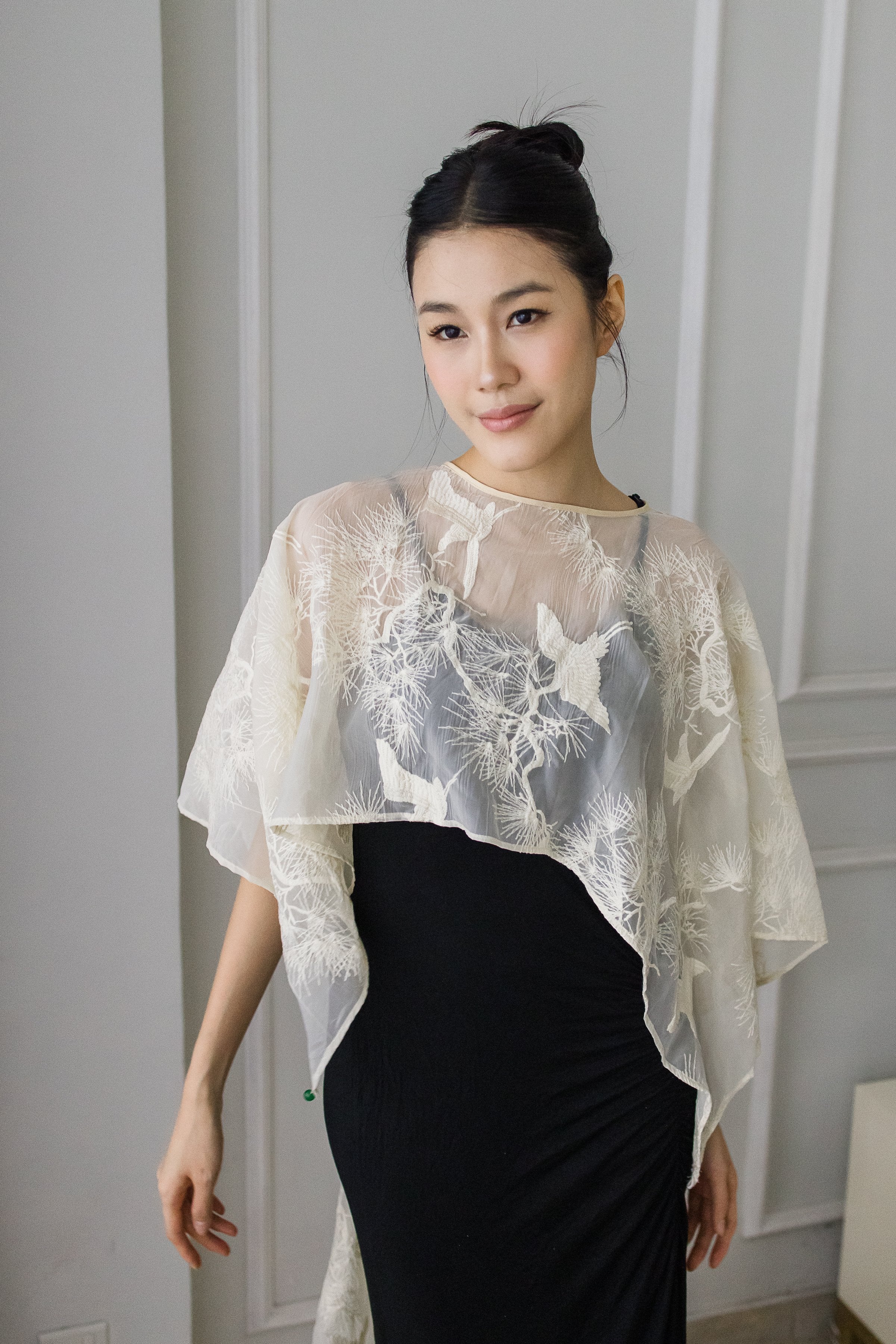 PAOPAO | 鹤 HÈ Sheer Cape