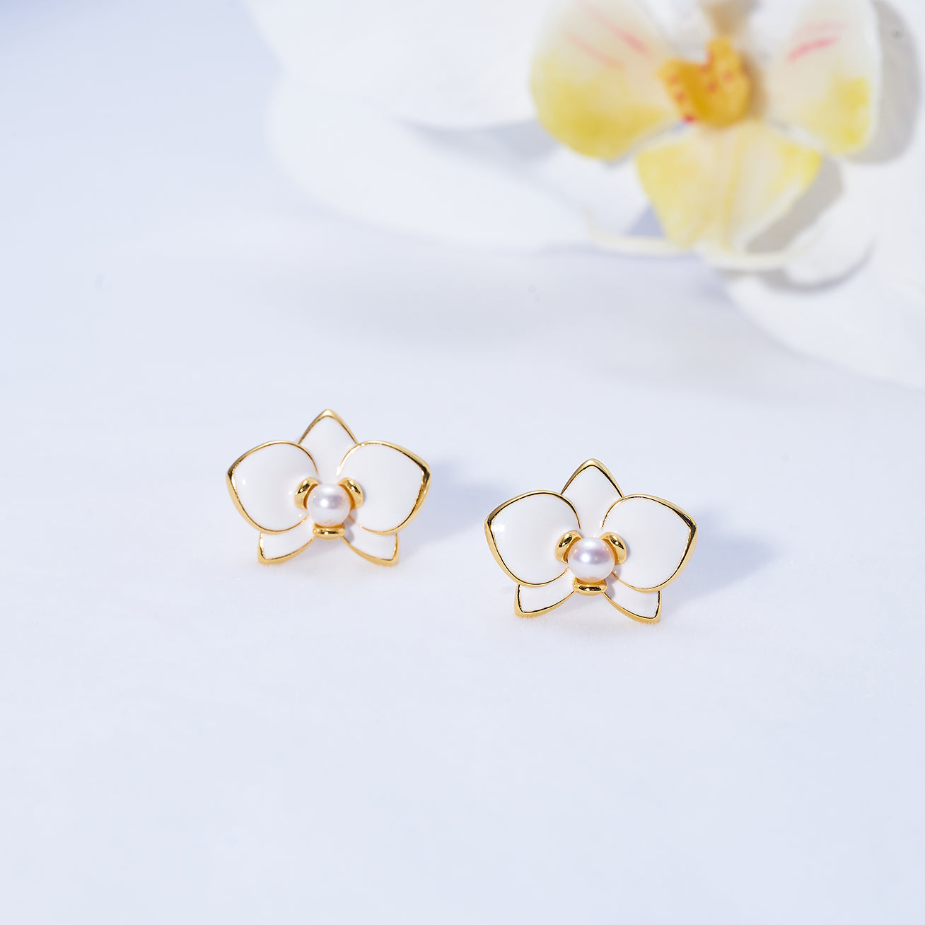 PEARLY LUSTRE | Top Grade Freshwater Pearl Earrings WE00788 | ORCHID