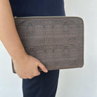 THE ART FACULTY | Multicase A4