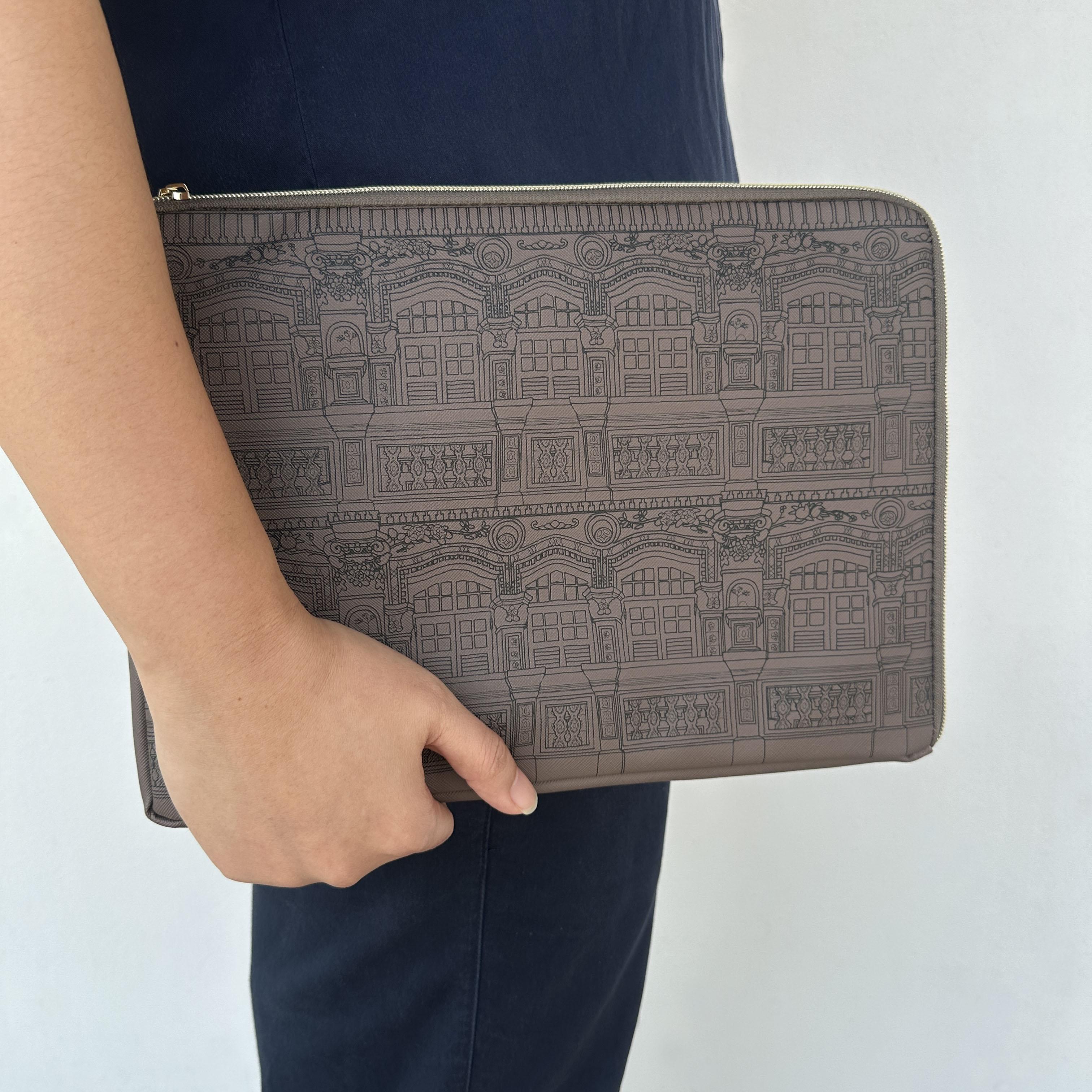 THE ART FACULTY | Multicase A4