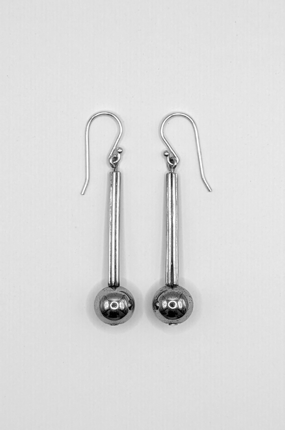 MAISON MUGEN | NU Pendulum Drop Earrings