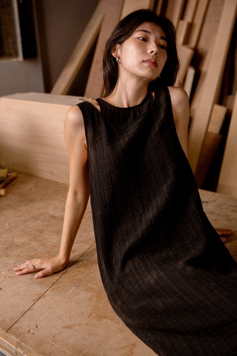 SAERO COLLECTIVE | Mok Textured Dress | Black