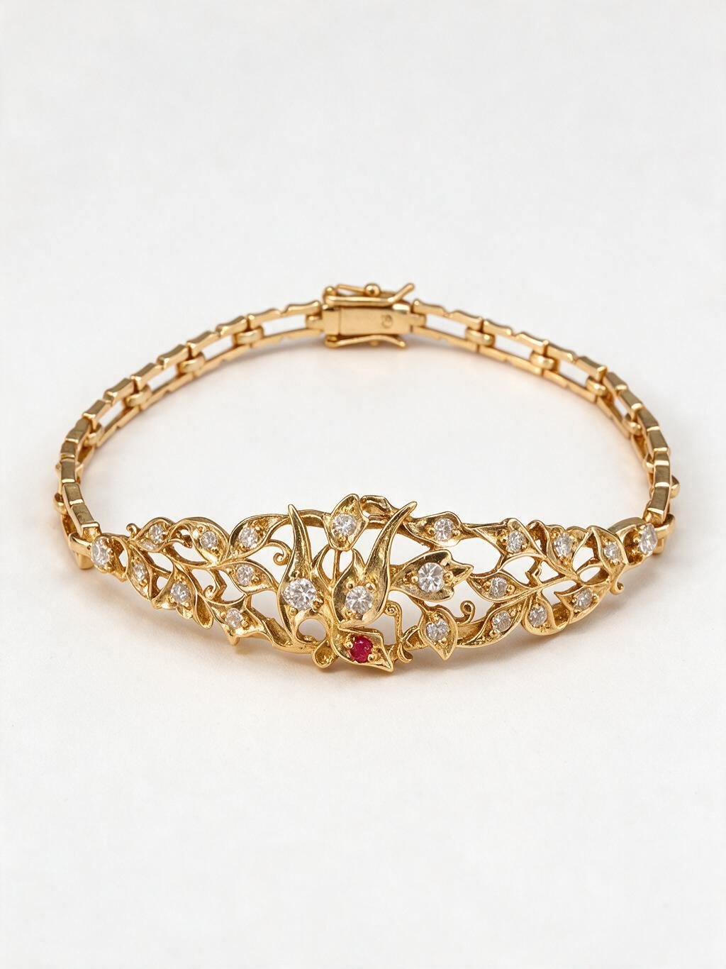 FOUNDATION JEWELLERS | 18K Yellow Gold Natural Diamond Pendant Bracelet - PBr91548