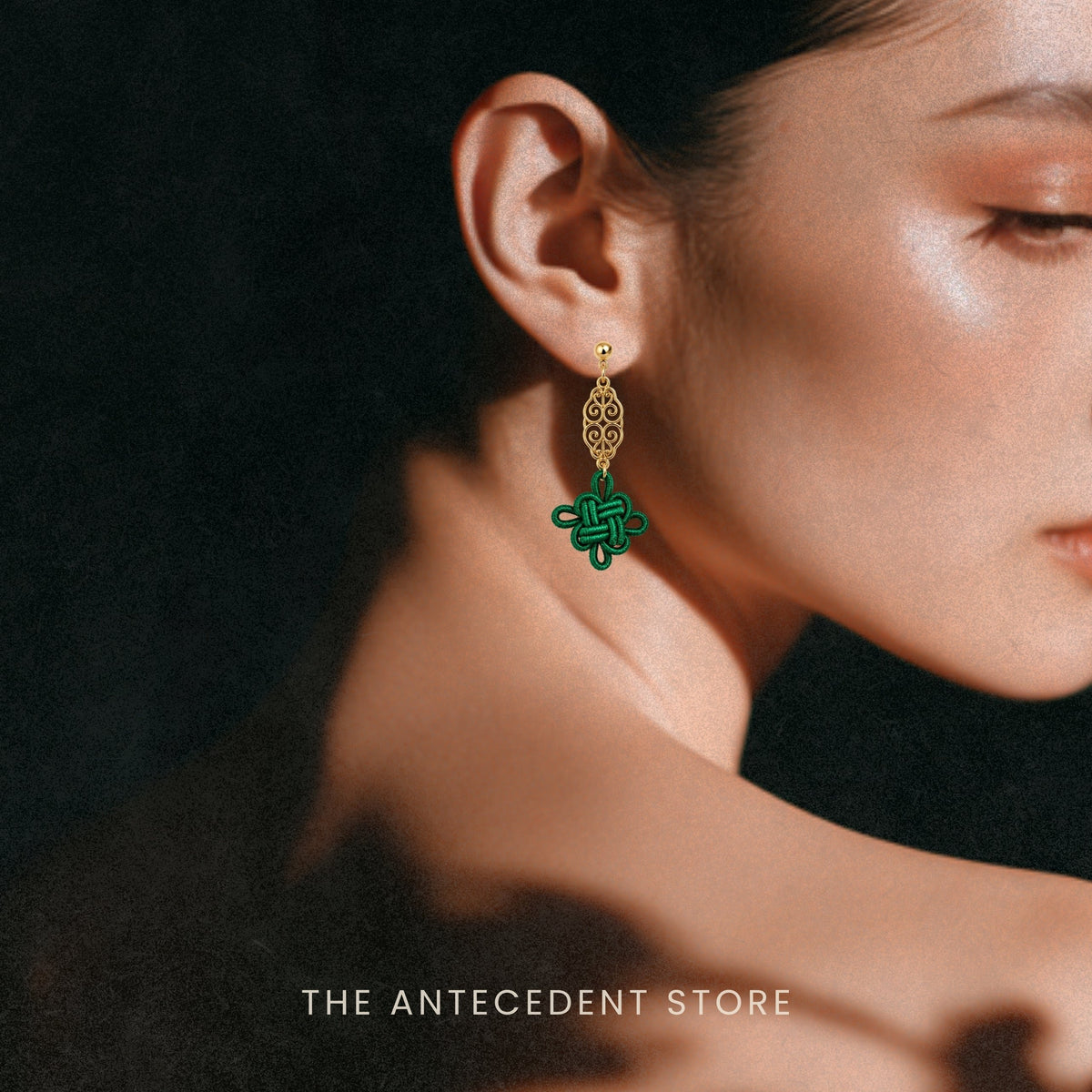 THE ANTECEDENT STORE | Auspicious Knot Motif Earrings in Green