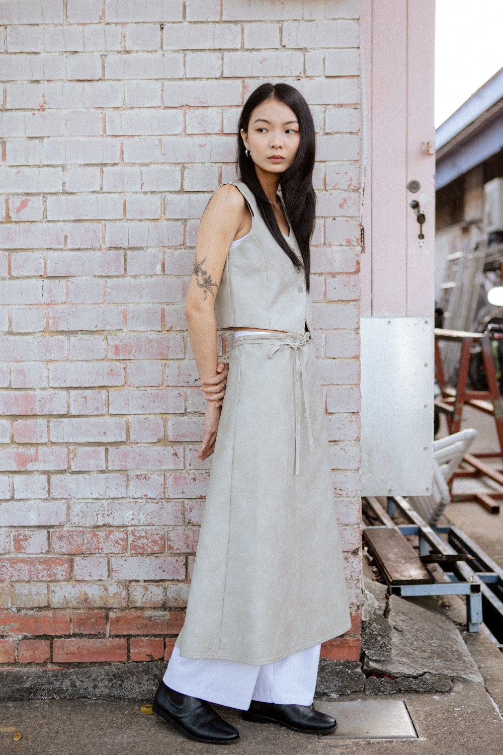 SAERO COLLECTIVE | Hae Structured Vest | Sand