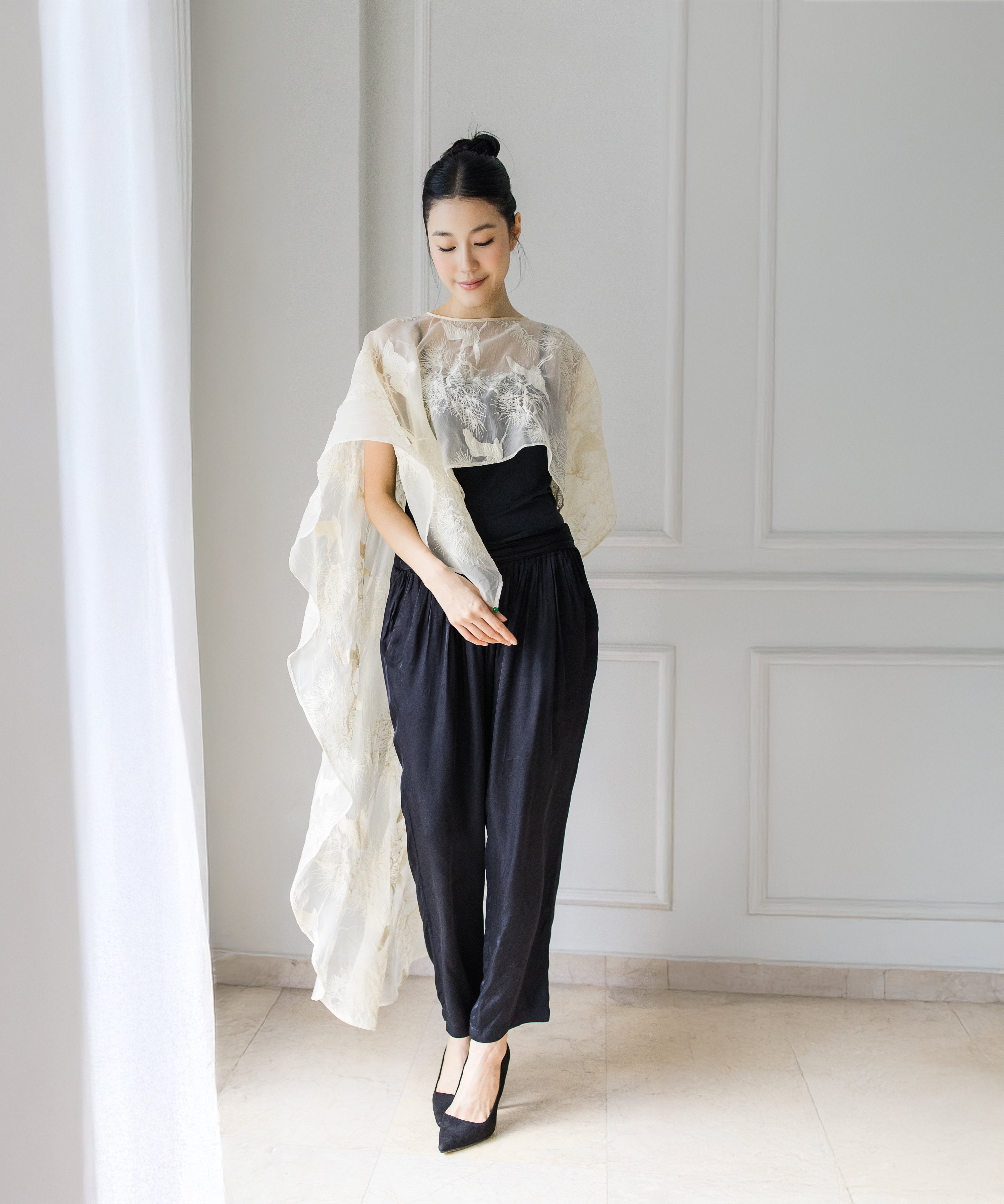 PAOPAO | 鹤 HÈ Sheer Cape