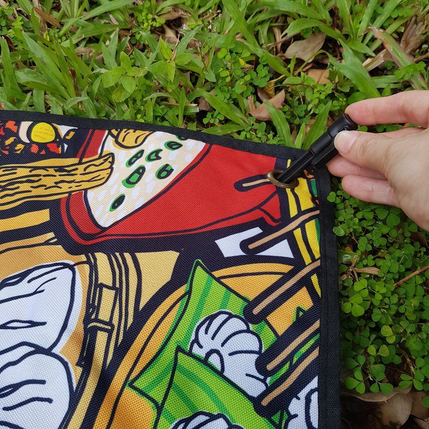 THE ART FACULTY | Picnic Mat With Pegs