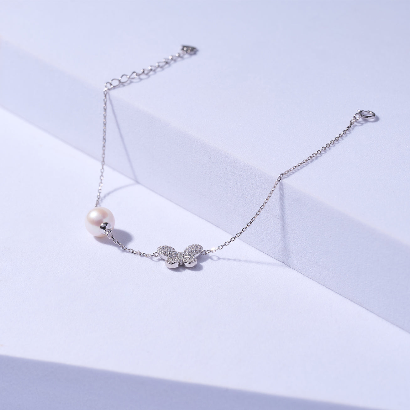 PEARLY LUSTRE | Elegant Freshwater Pearl Bracelet WB00007 | GARDENS