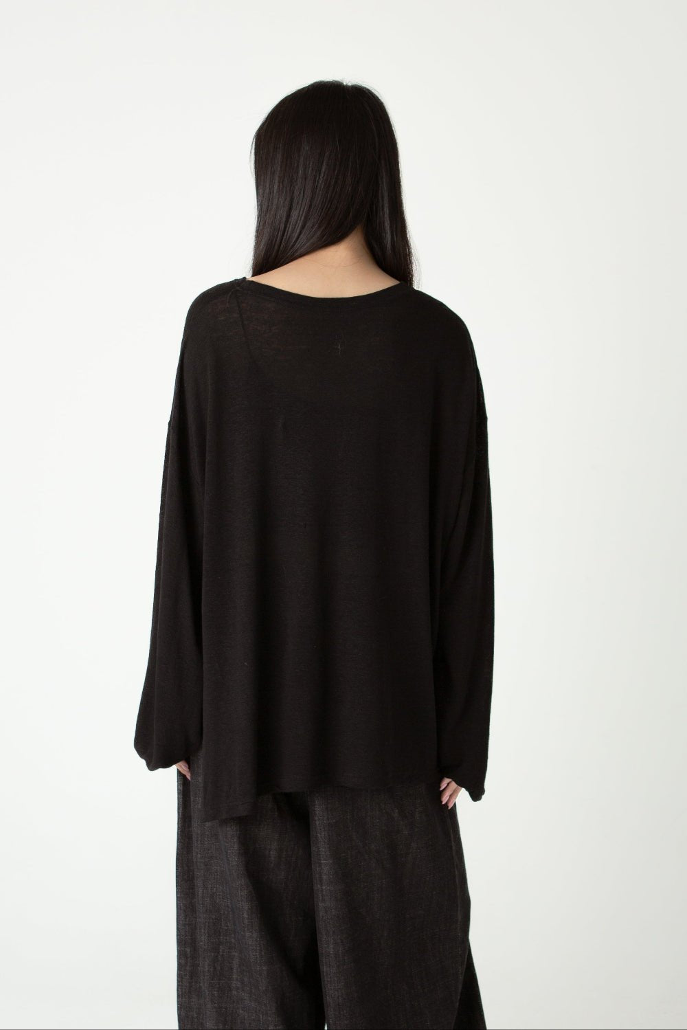SAERO COLLECTIVE | Myeon Long Sleeve Top | Black