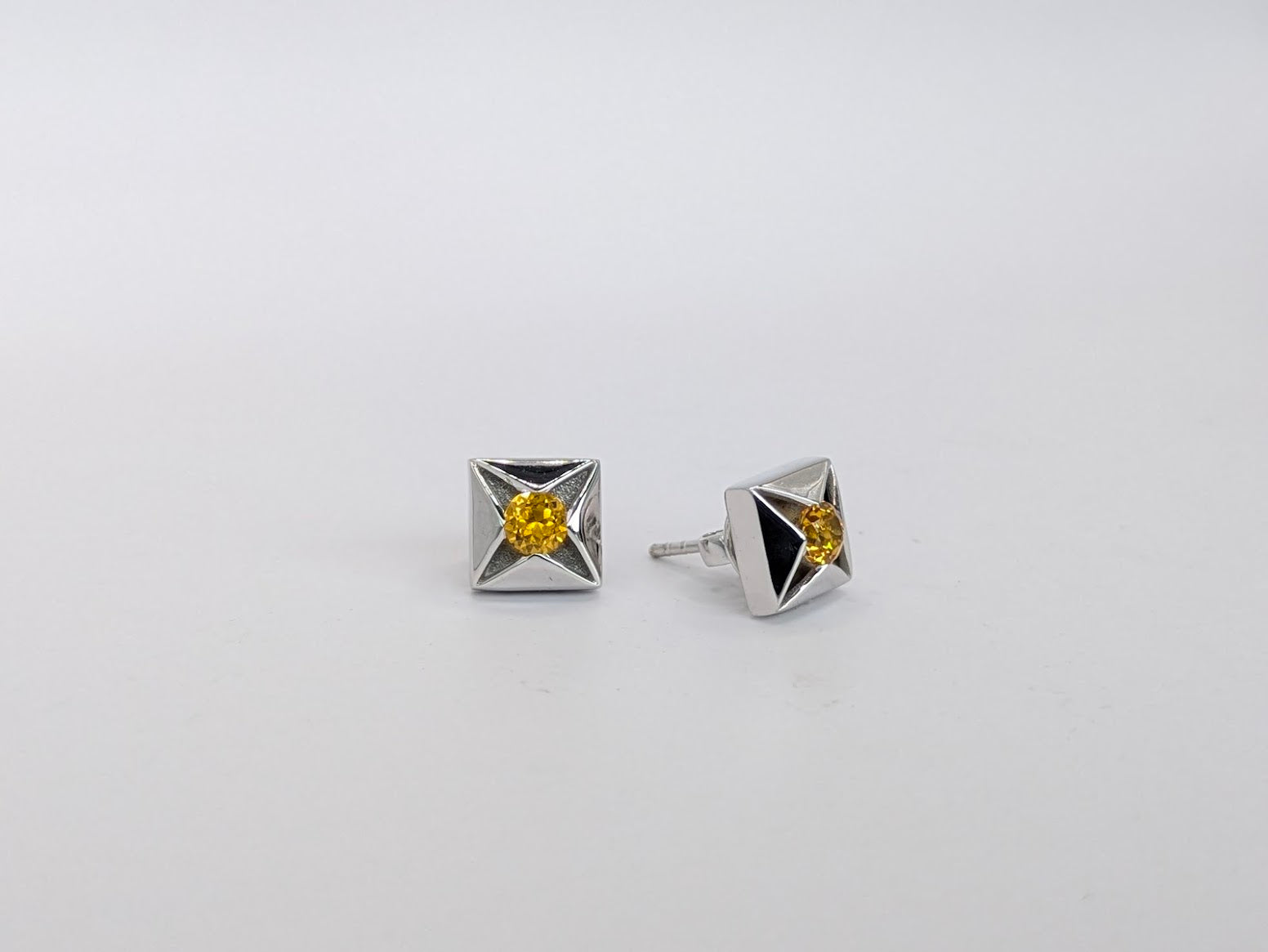 MAISON MUGEN | RUBIK Earrings