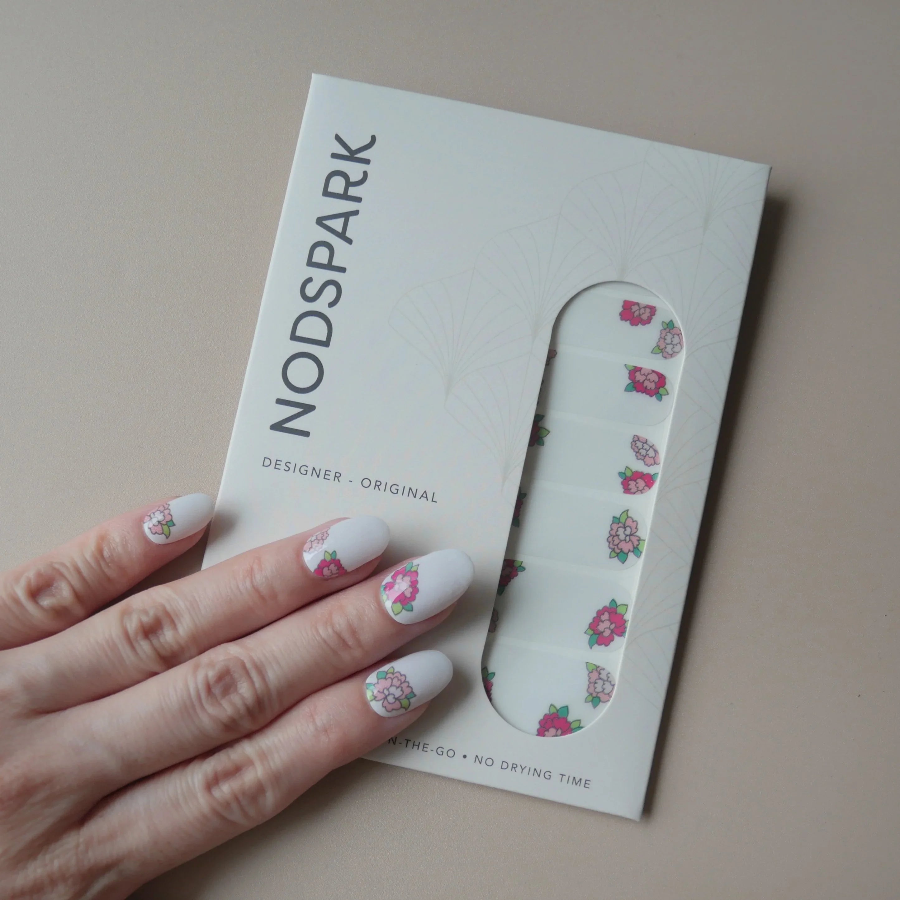 NODSPARK | Peony Chic Nail Wrap Manicure