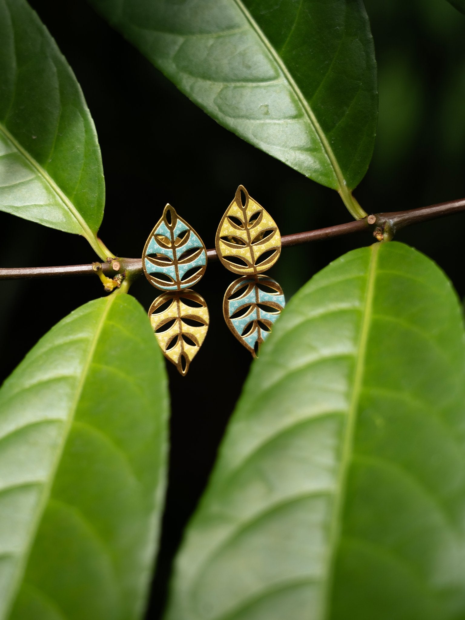 EMBRACE JEWELLERY | Daun Earrings