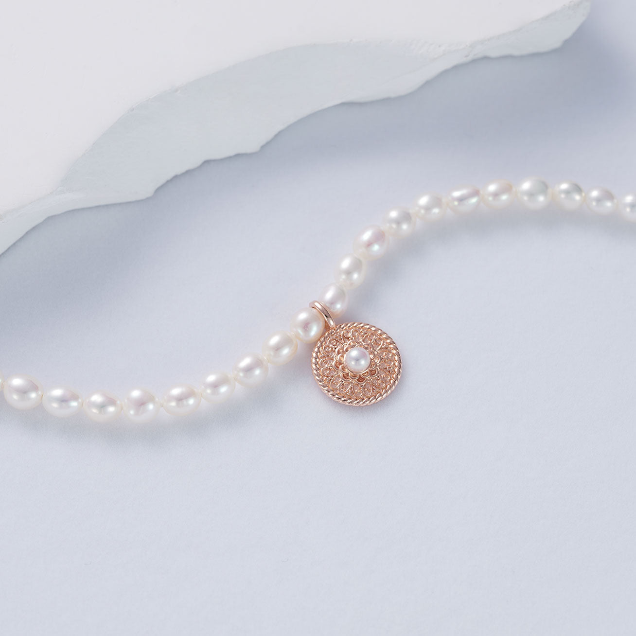 PEARLY LUSTRE | Asian Civilisations Museum Freshwater Pearl Bracelet WB00237 | ACM Collection