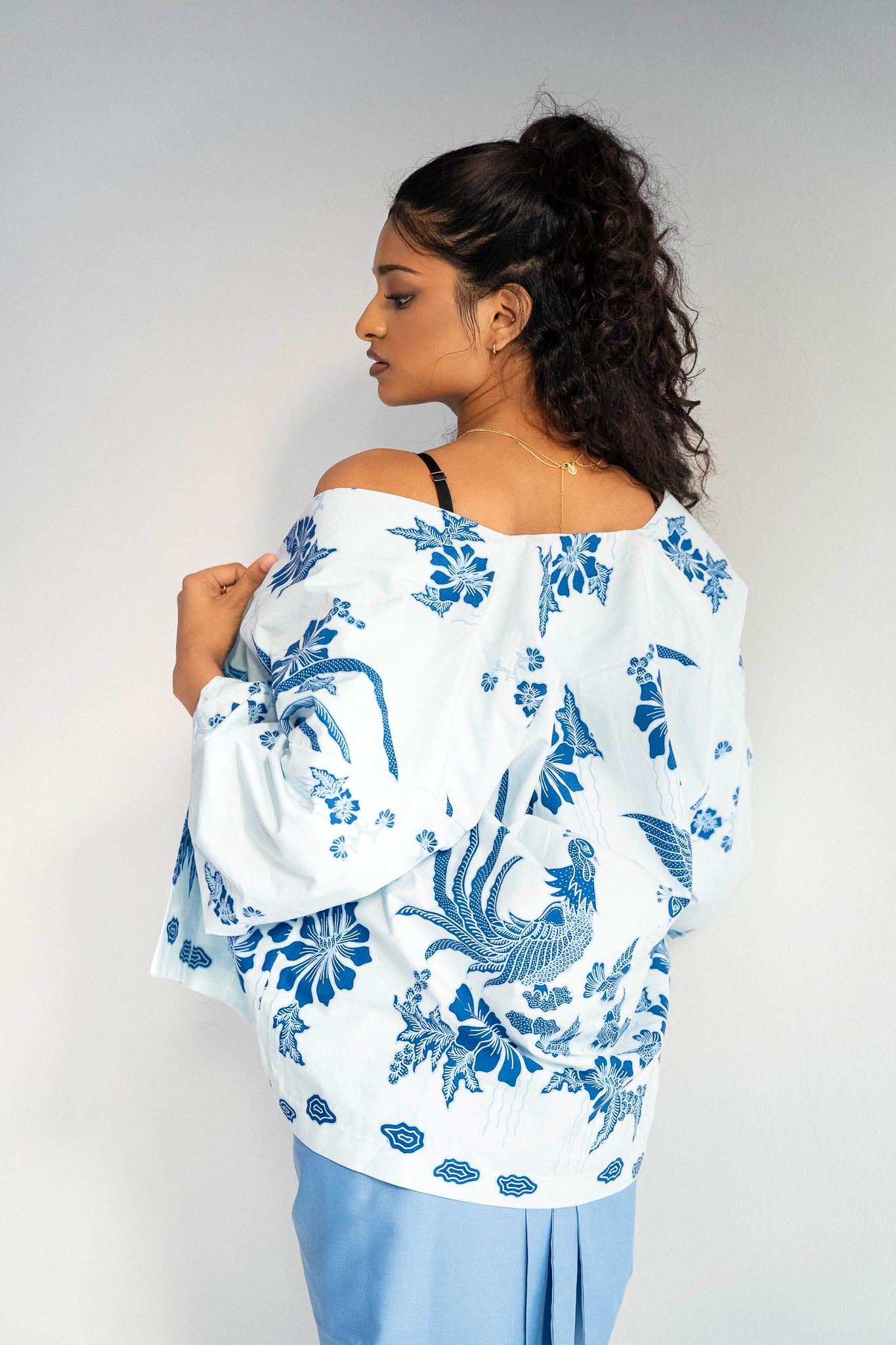 STUDIO GYPSIED | Batik Open Jacket In Merak Porcelain