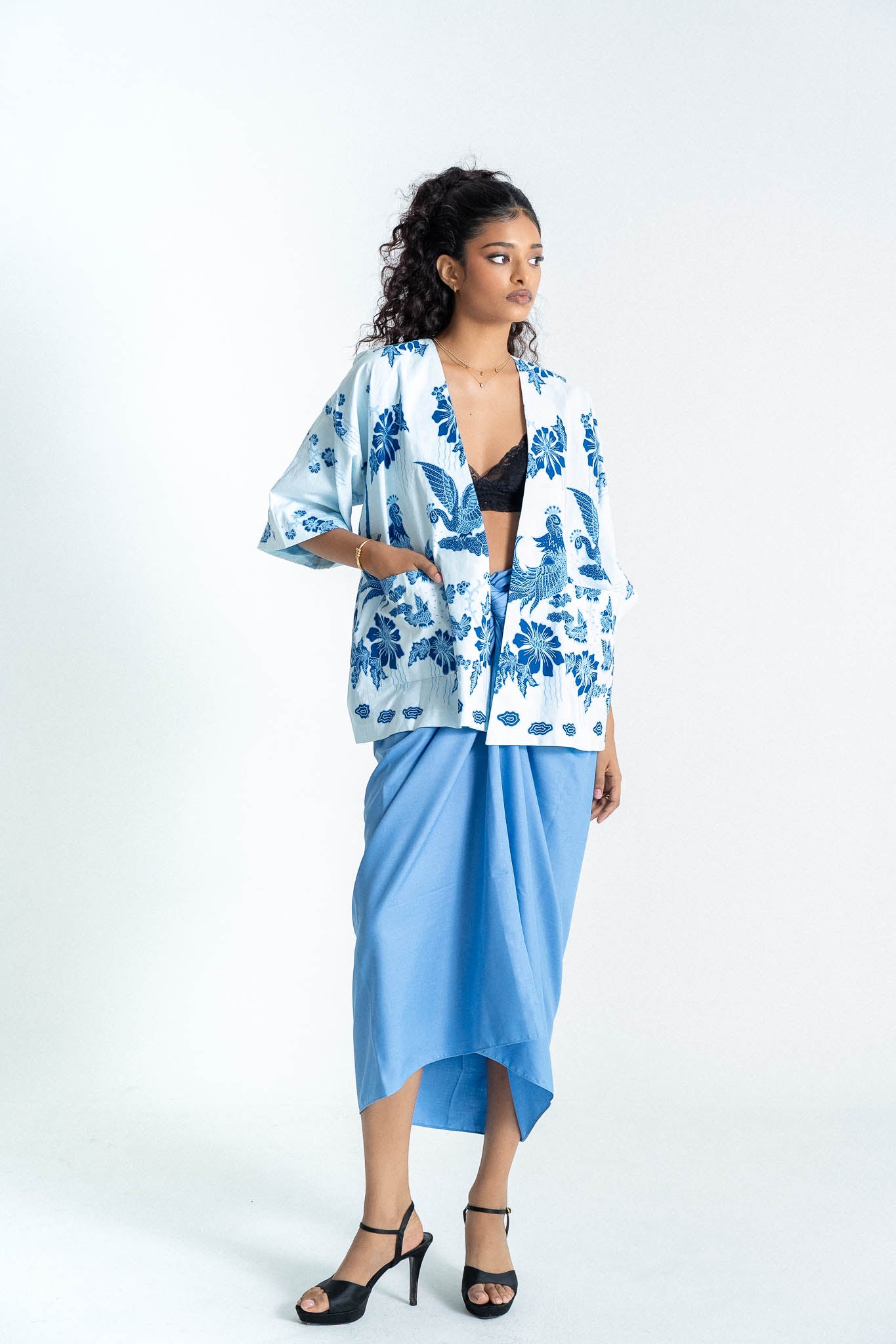 STUDIO GYPSIED | Batik Open Jacket In Merak Porcelain