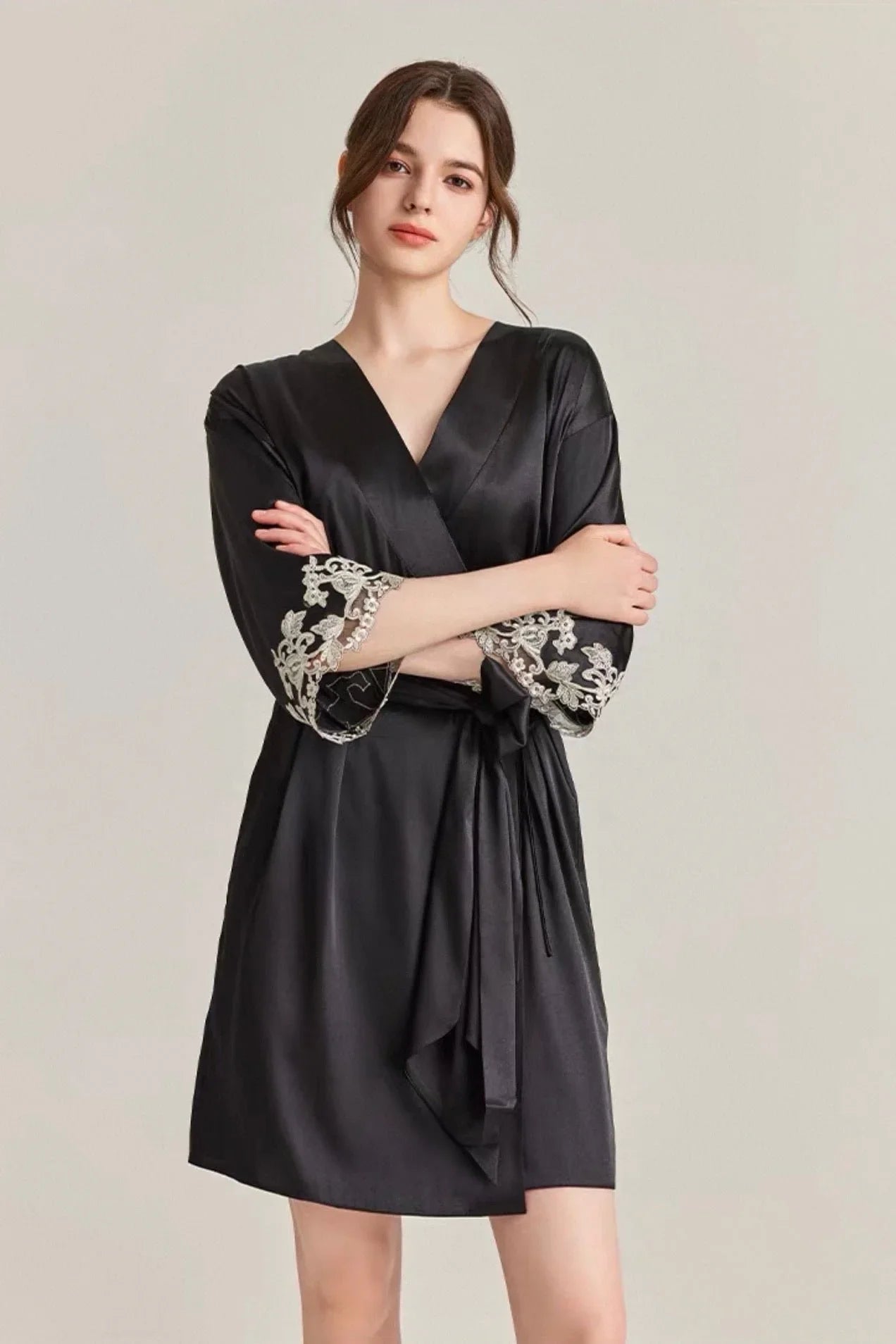 BELLS & BIRDS | Florentine Mulberry Silk Robe (Black)