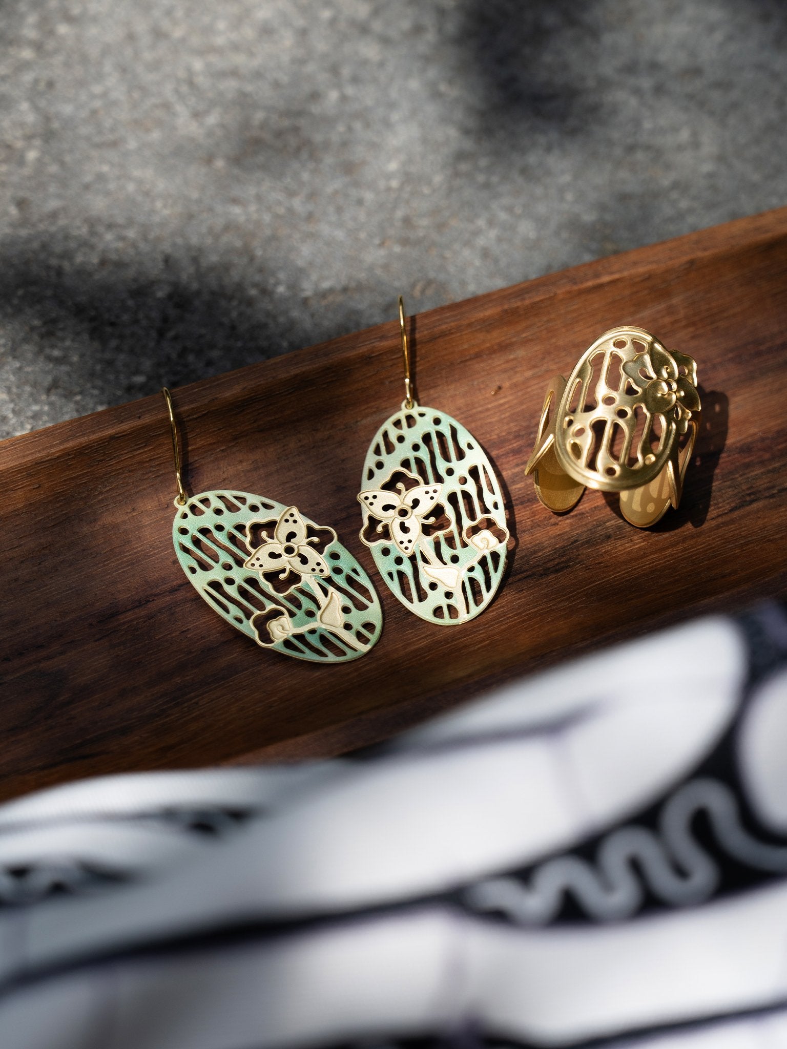 EMBRACE JEWELLERY | Parang Floral Earrings