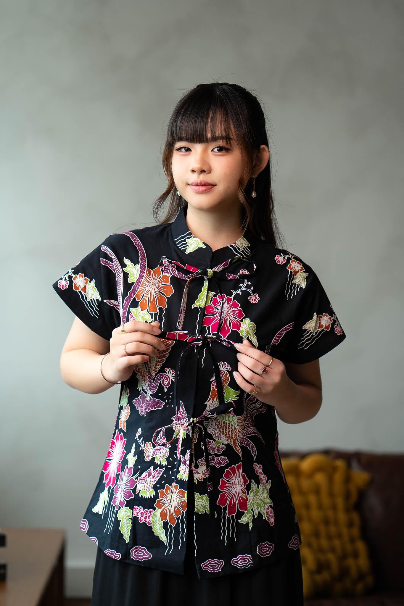 STUDIO GYPSIED | Merak Ebony Batik Kebaya Sofea