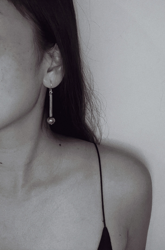 MAISON MUGEN | NU Pendulum Drop Earrings