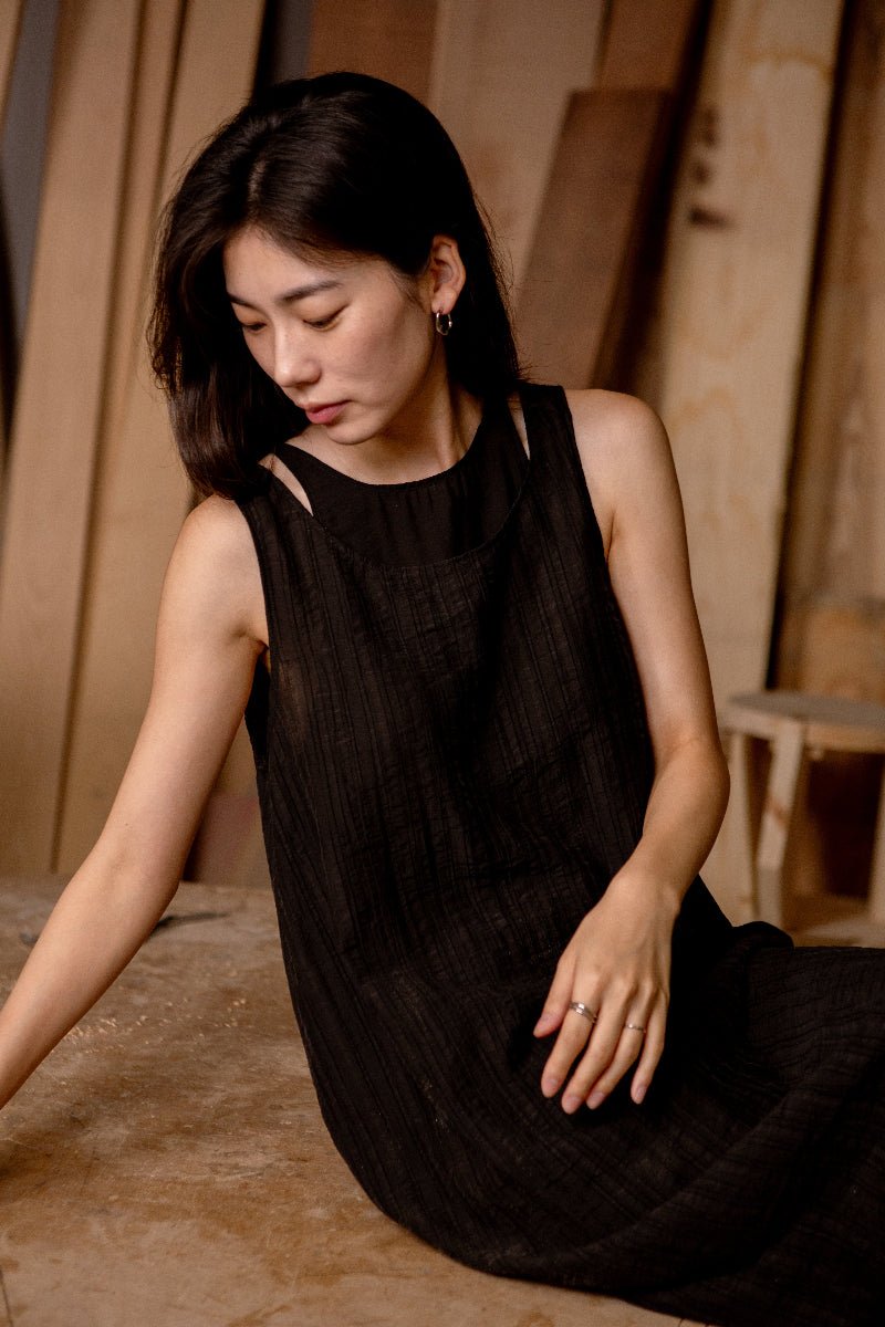 SAERO COLLECTIVE | Mok Textured Dress | Black