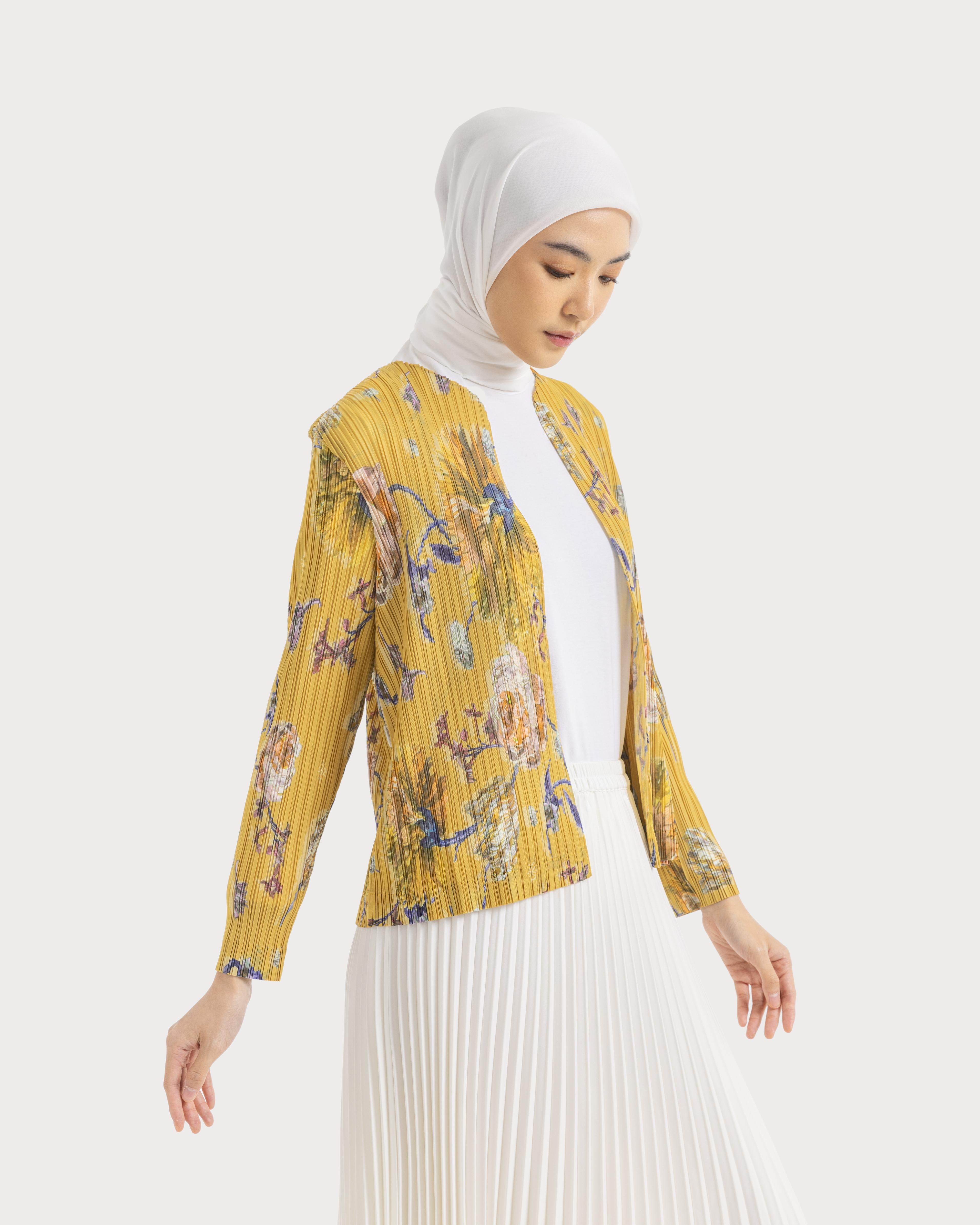 RIA MIRANDA | Rona Outer
