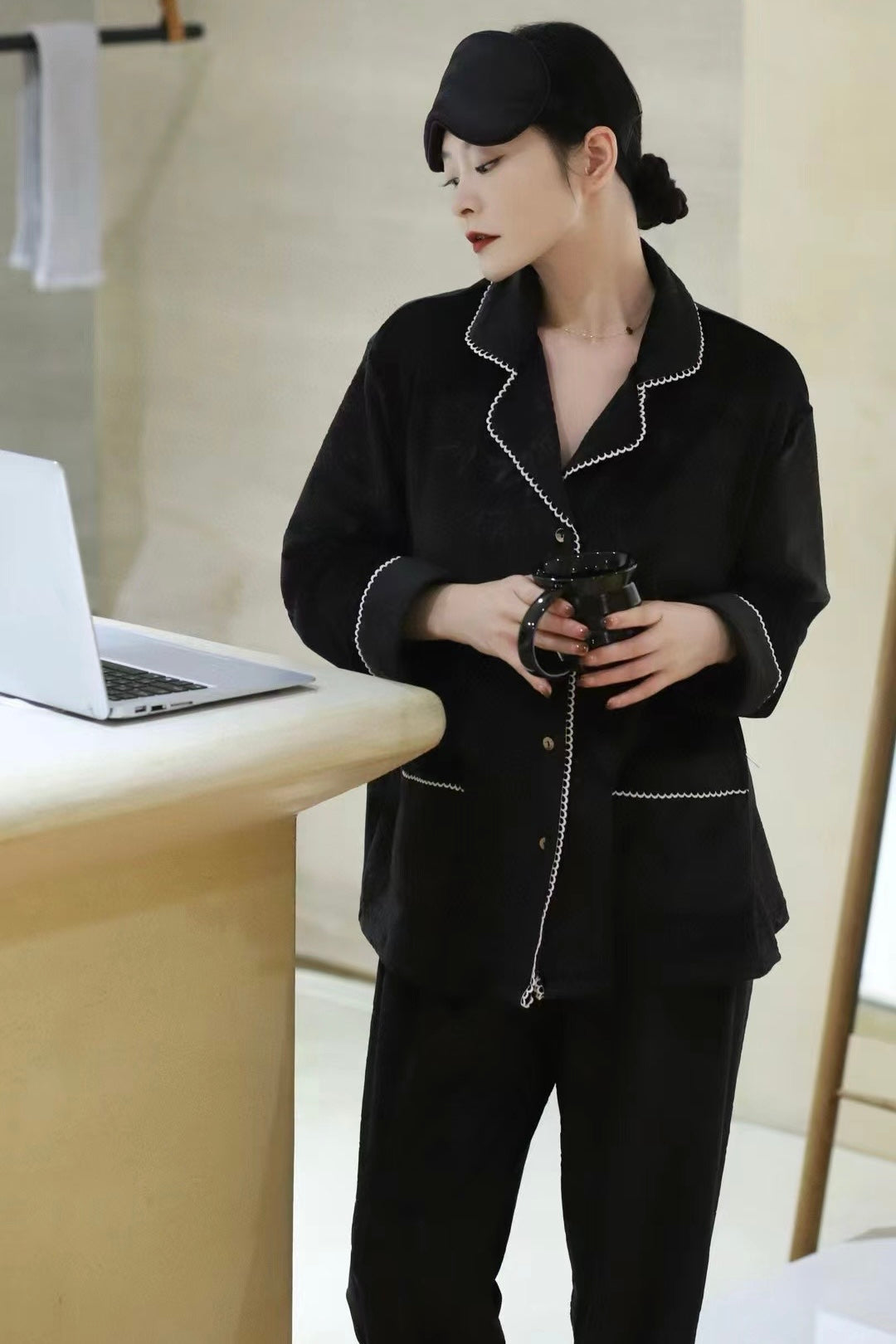 BELLS & BIRDS | Jardin Fleece Pants Set (Black)