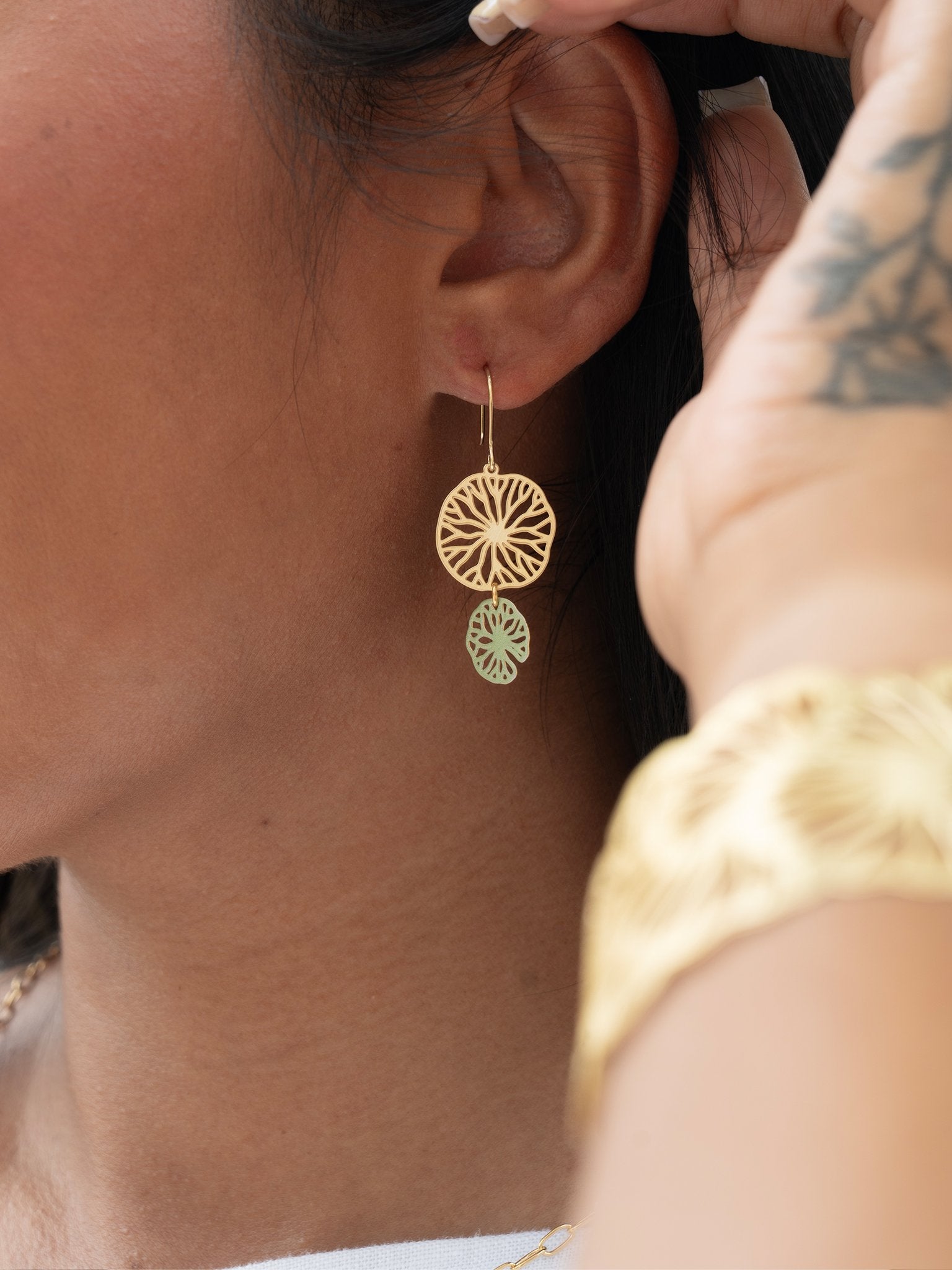 EMBRACE JEWELLERY | Lily Pad Earrings