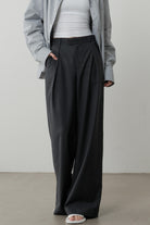 LAYERPLAN | Tirra Pleated High-Waist Trousers