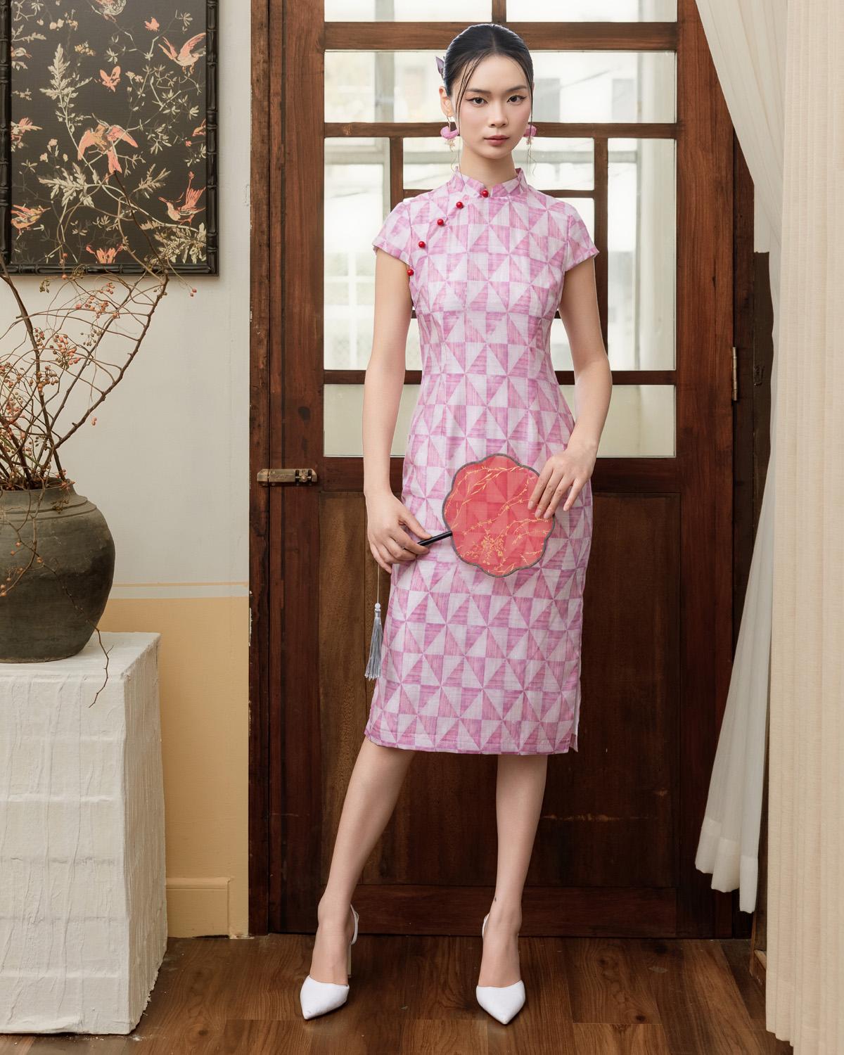 DOTTED LINE | Linda Cheongsam Dress