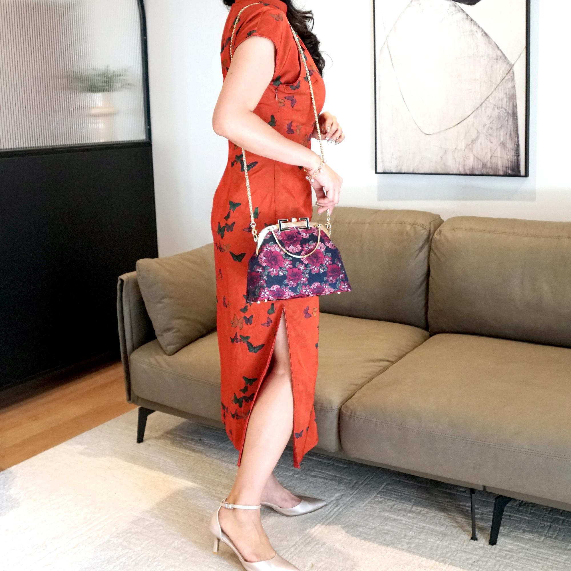 COCOONESE | Clasp Crossbody Bag - Night Carnation