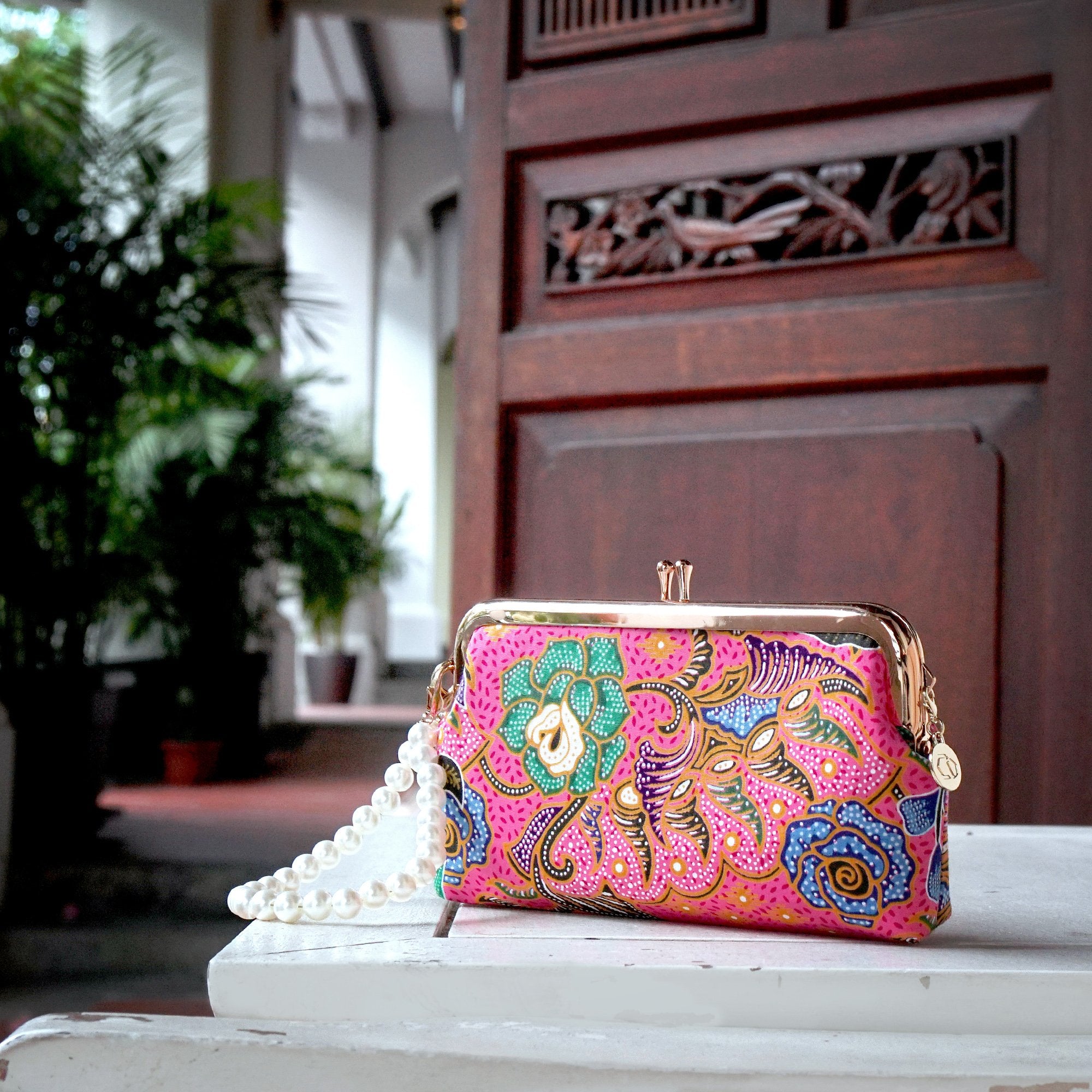 COCOONESE | Wristlet Pouch - Floral Kaleidoscope (PK)