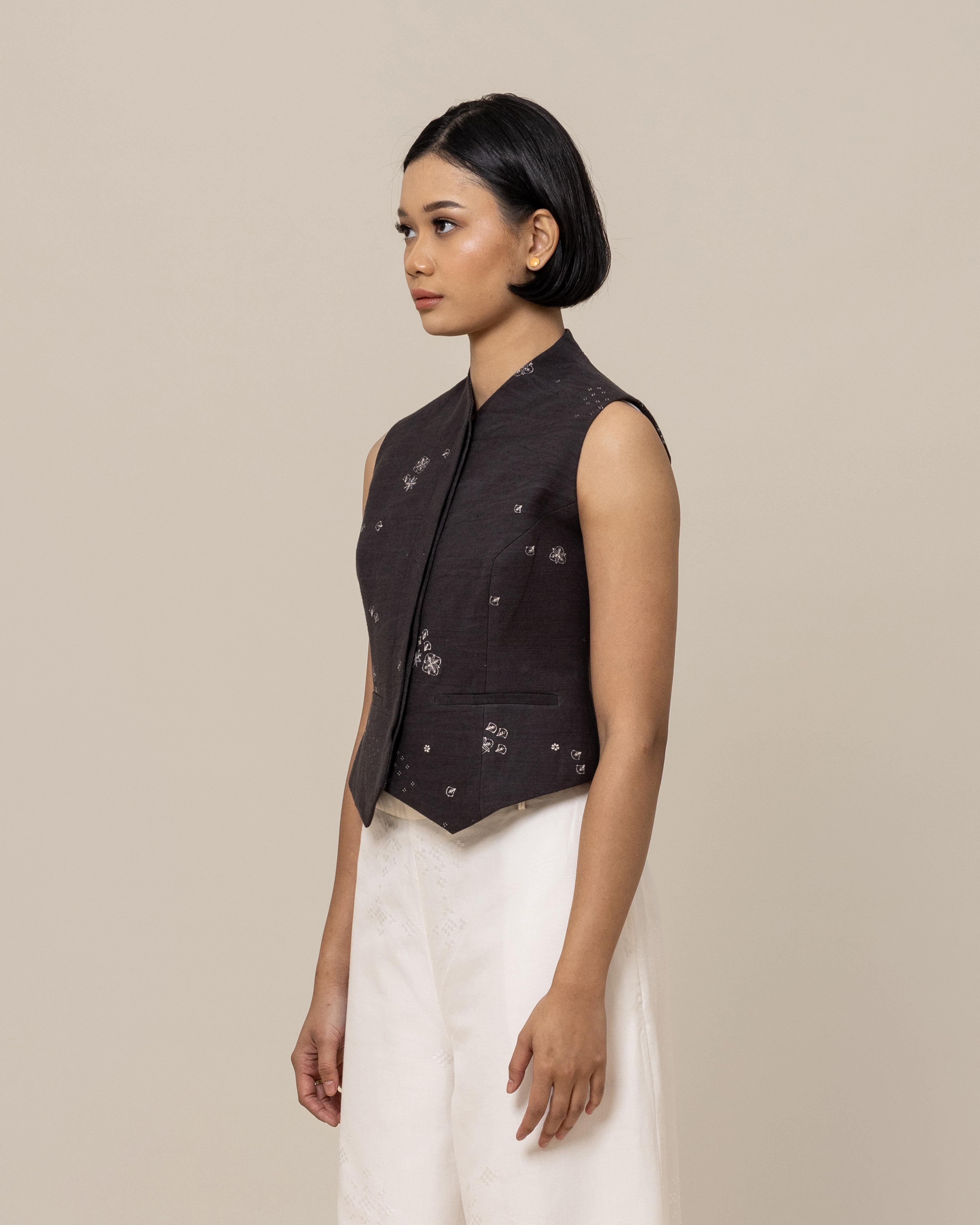 SUKKHA CITTA | SERIBU BUNGA - Structured Vest