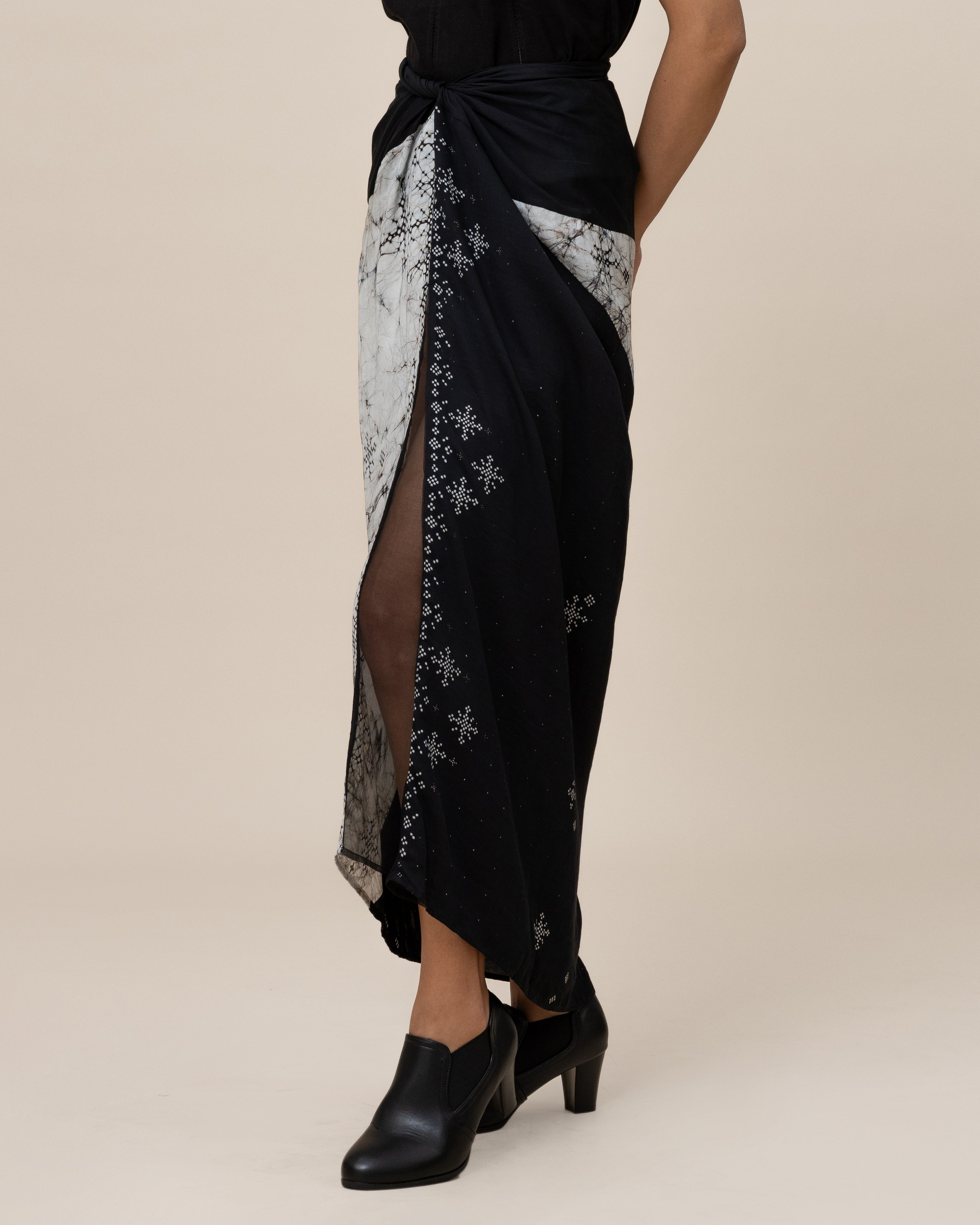 SUKKHA CITTA | ANGKASA - Knot Skirt