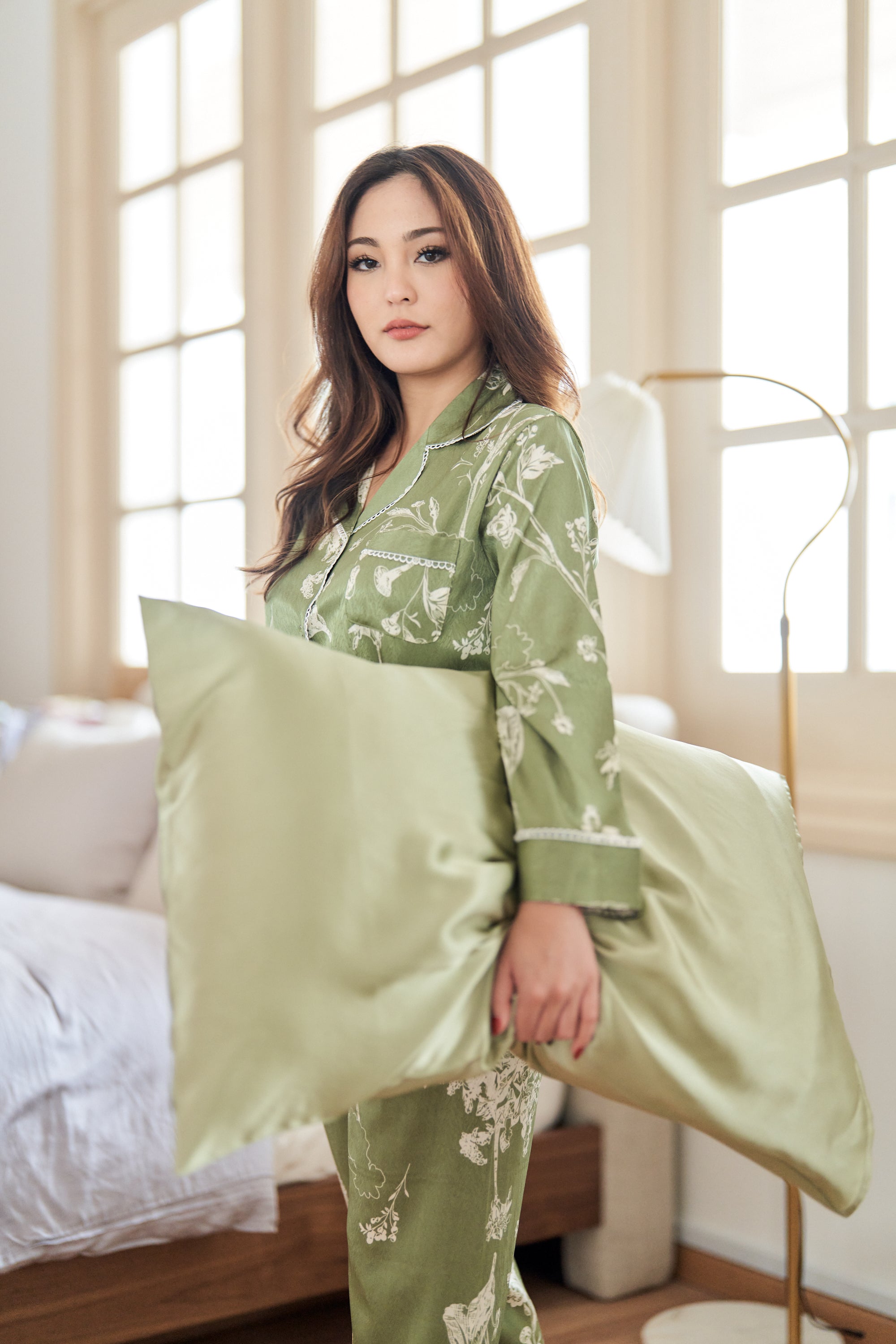 BELLS & BIRDS | Mulberry Silk Pillowcase