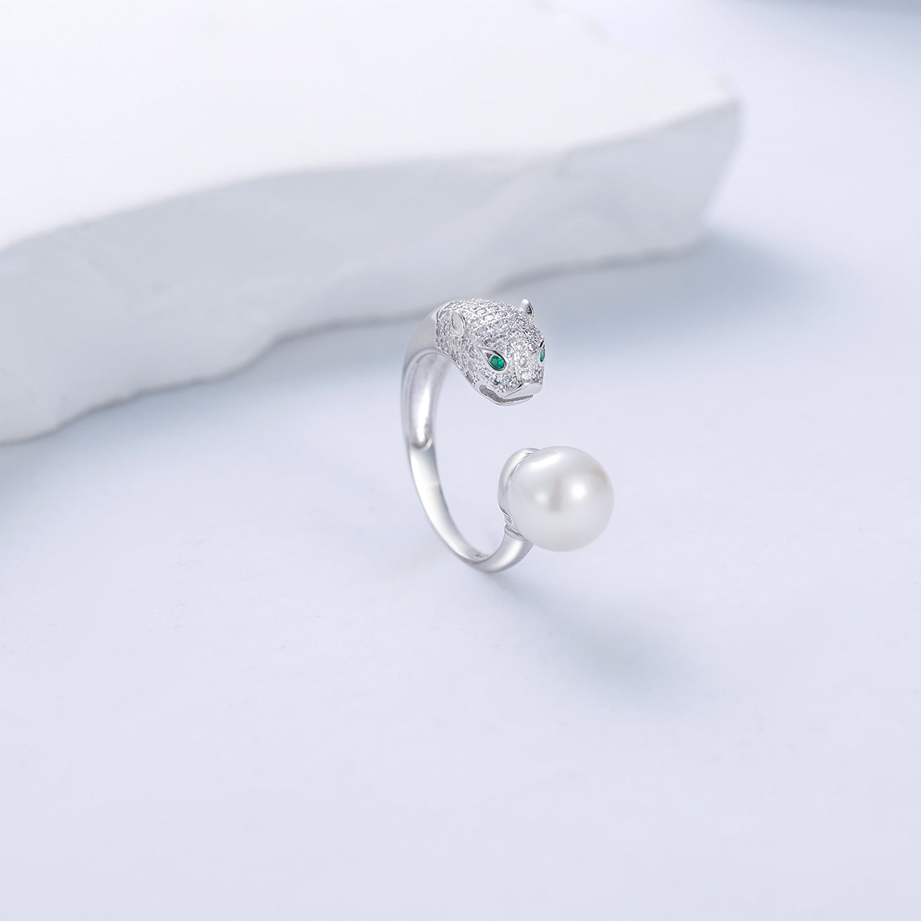 PEARLY LUSTRE | Leopard Freshwater Pearl Ring WR00038 | SAFARI