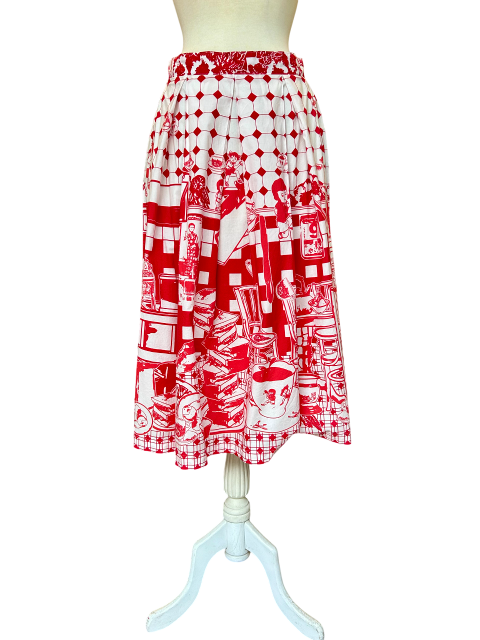 TRIOLOGIE | Kopitiam (R/W) Swing Skirt