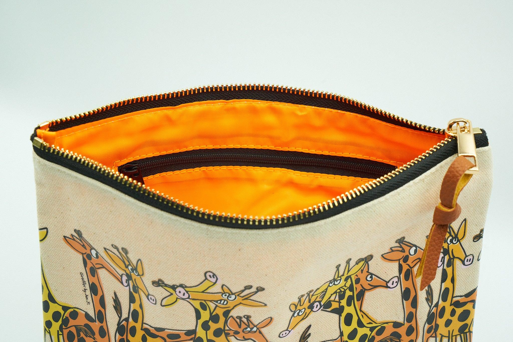 THE ANIMAL PROJECT | Pouch