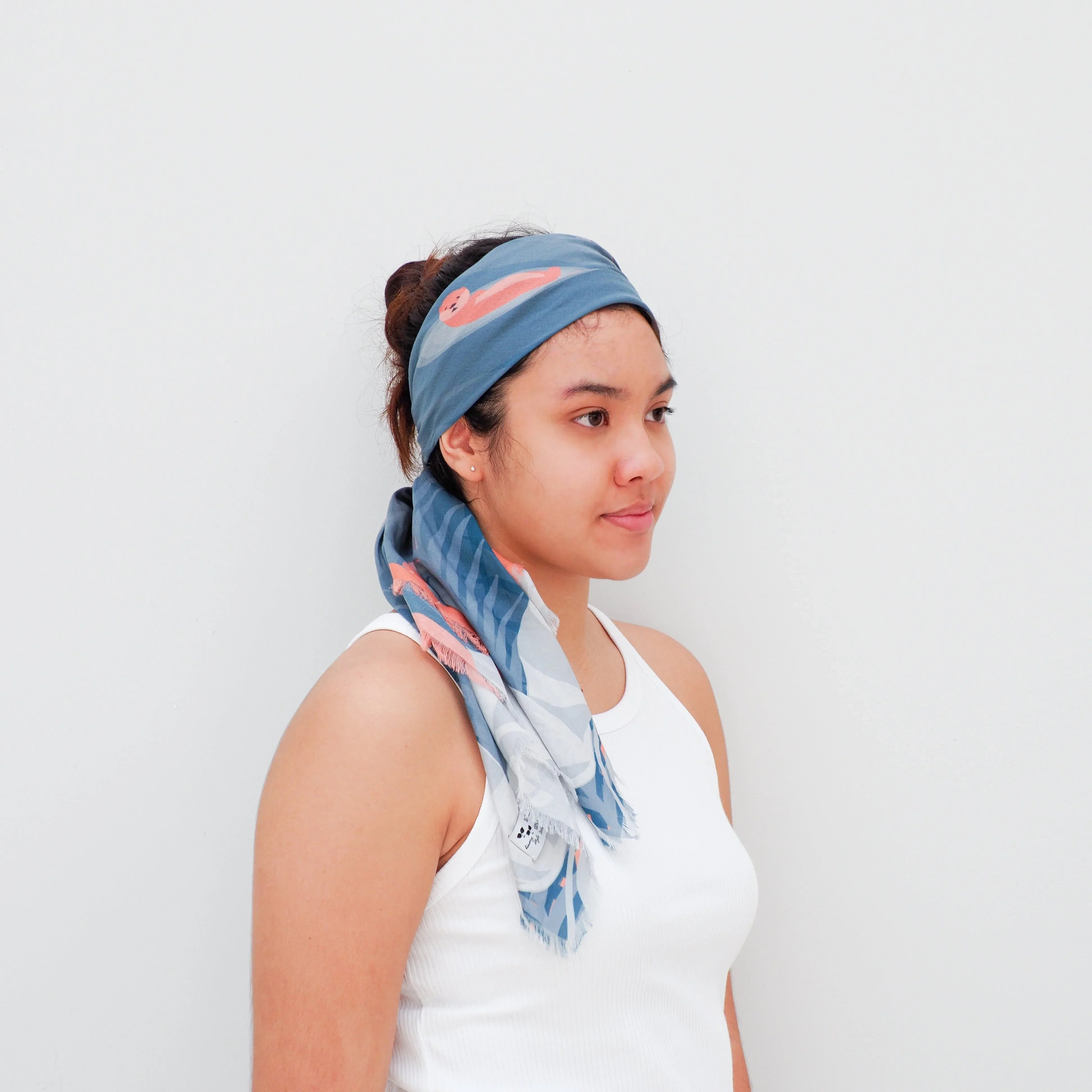 BINARY STYLE | Playful Otters 115x115cm Square Scarf
