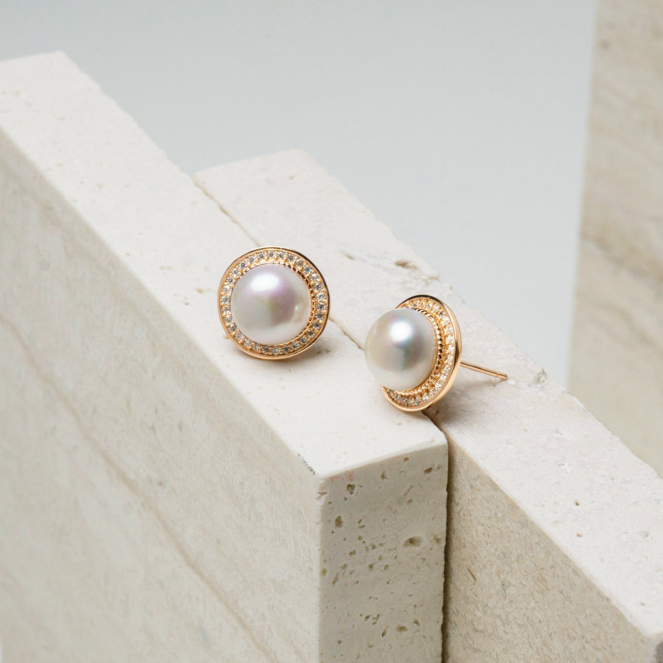 PEARLY LUSTRE | Asian Civilisations Museum Freshwater Pearl Earrings WE00433 | ACM Collection