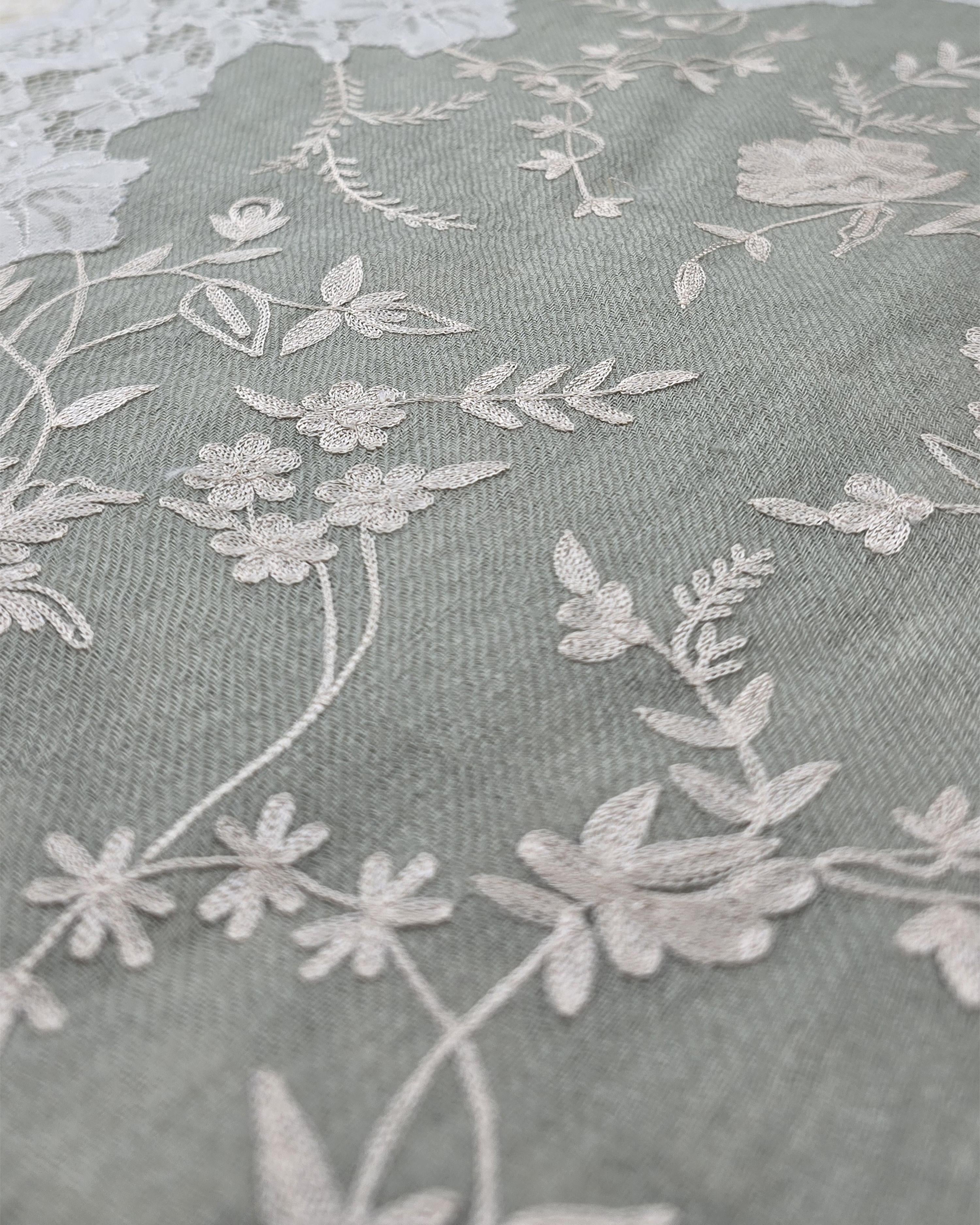 QUEENMARK | AN EMB Air Work Jaali 4 Sided Lace 7a