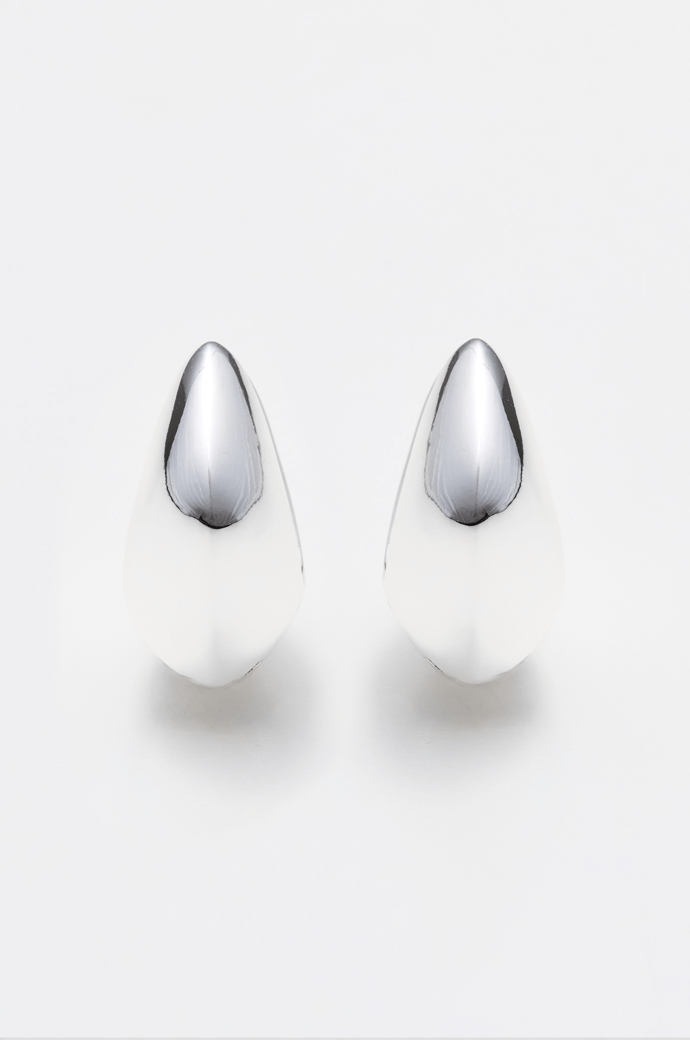 LARA & ELA | Late Checkout Earrings