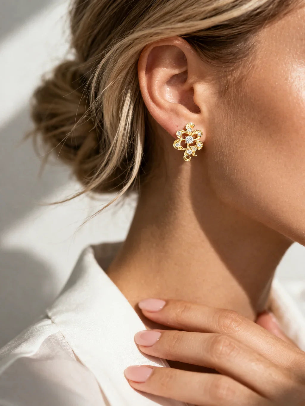FOUNDATION JEWELLERS | 750 Y/G Peranakan Natural Diamond Ear Stud "Flower" 3.24gm, D16-0.36ct