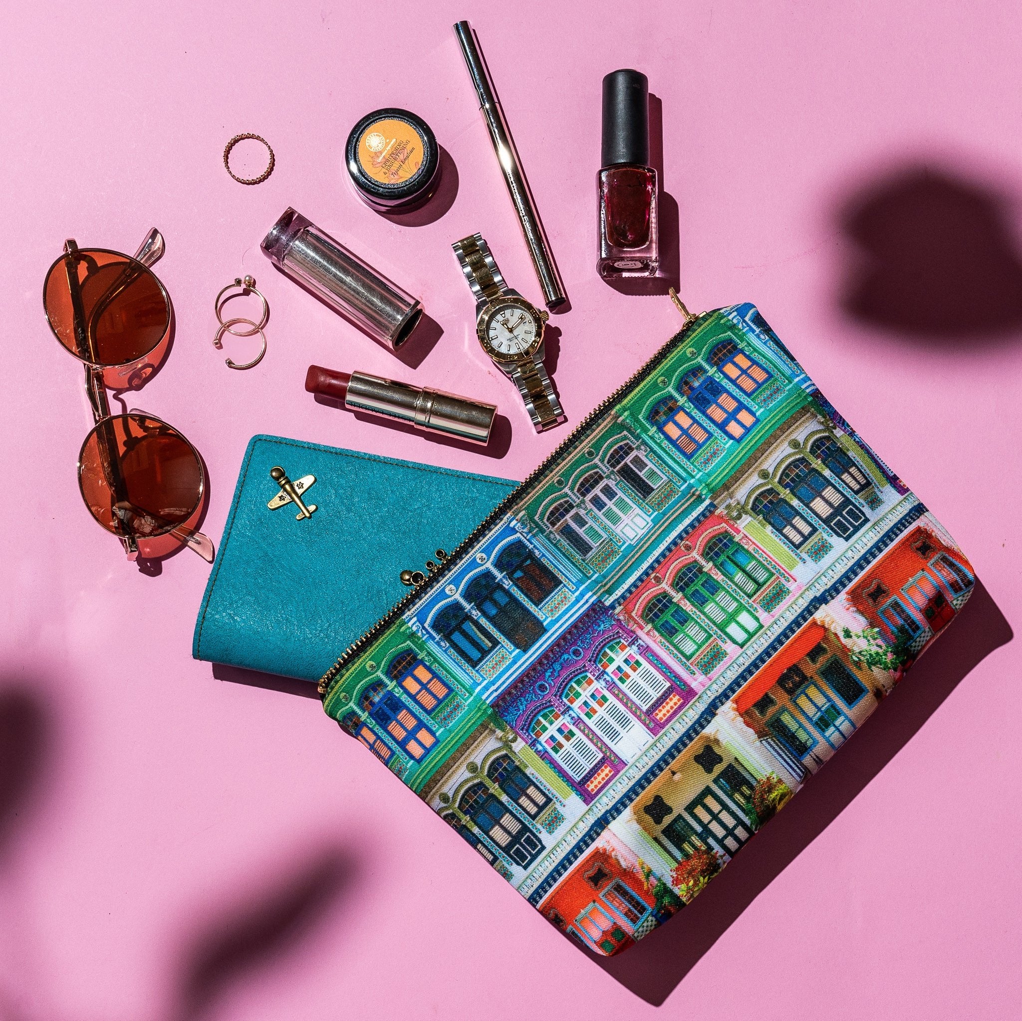 PHOTO PHACTORY | Colorful Rowhouse Design Travel Pouch