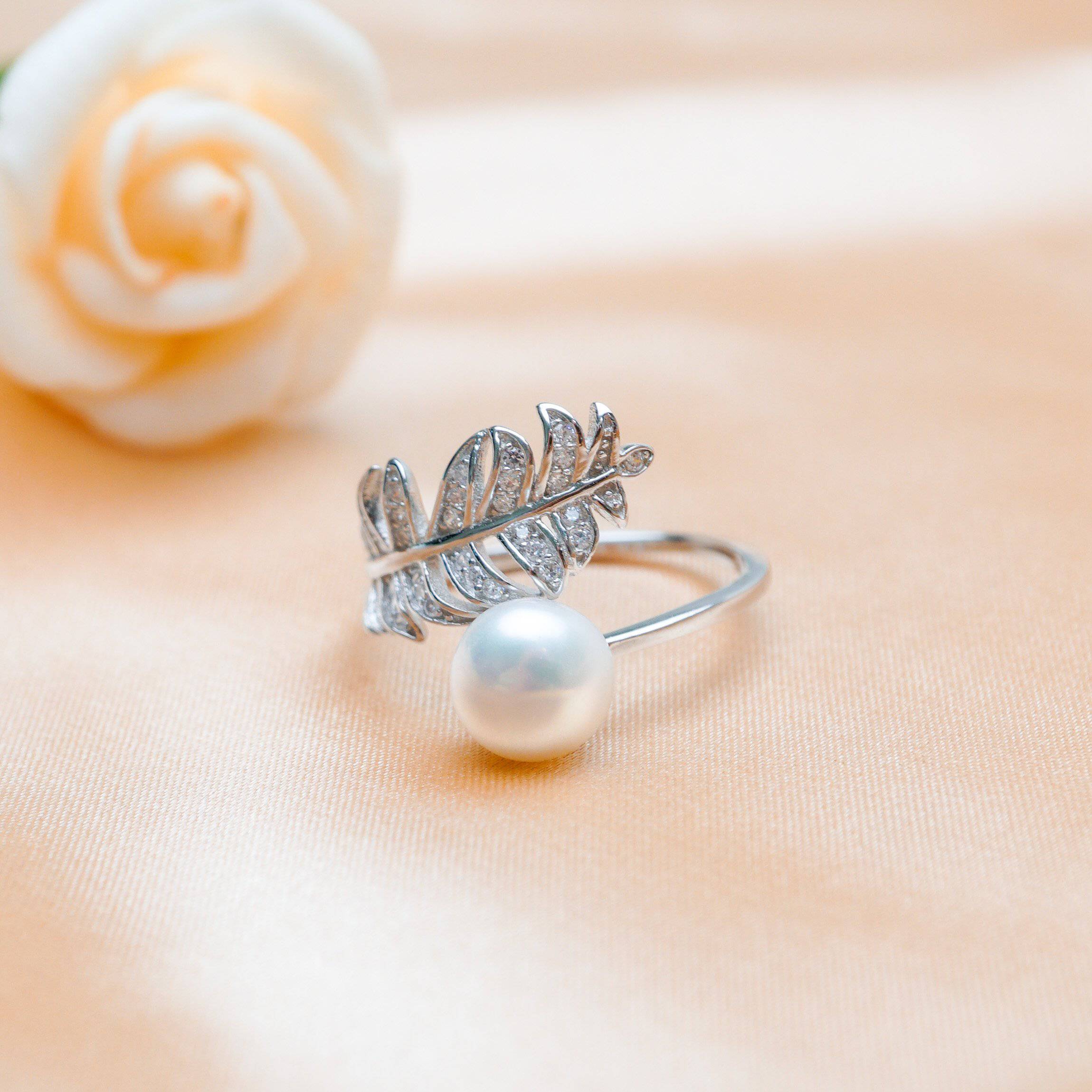 Elegant Freshwater Pearl Ring WR00014 - PEARLY LUSTRE