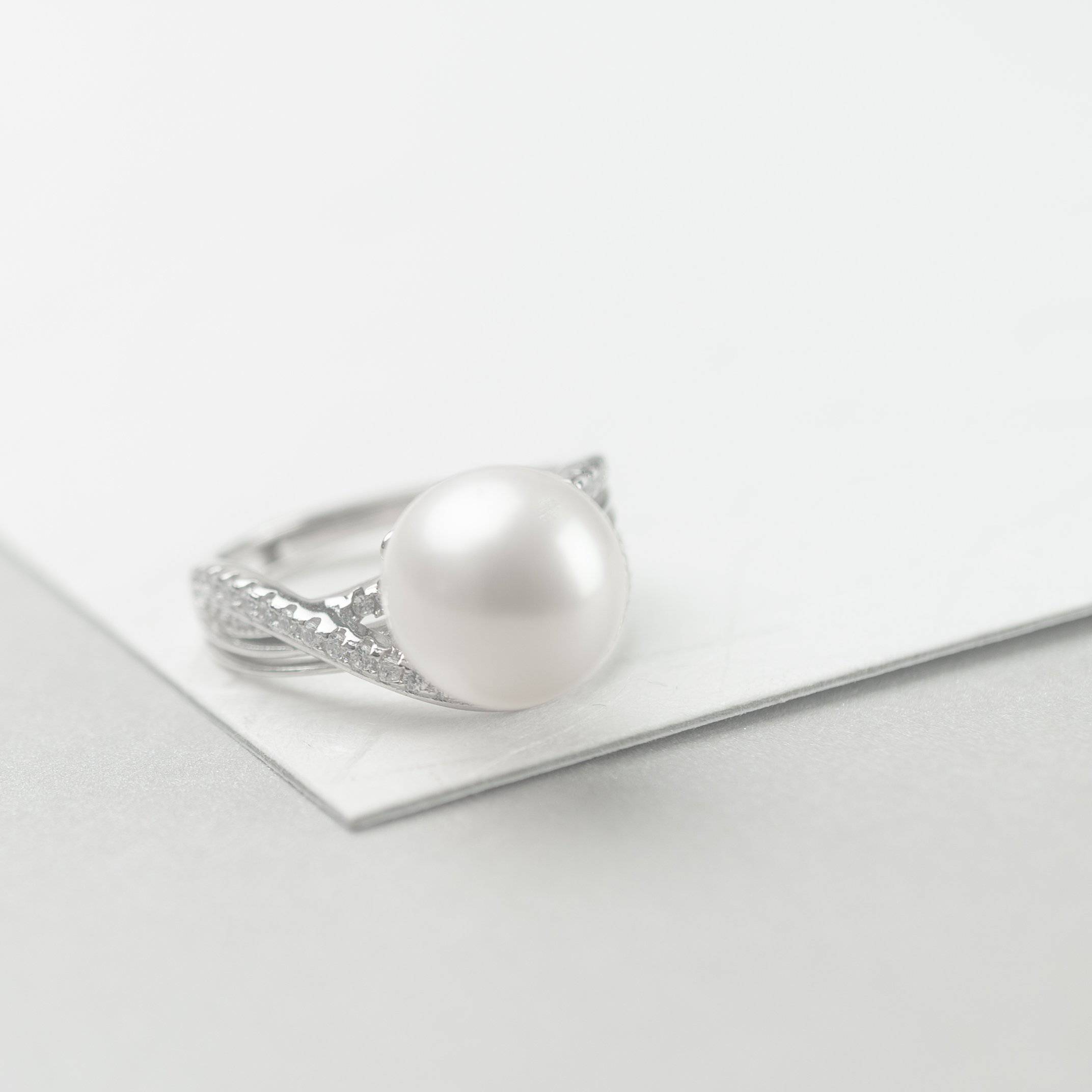 Elegant Freshwater Pearl Ring WR00070 - PEARLY LUSTRE