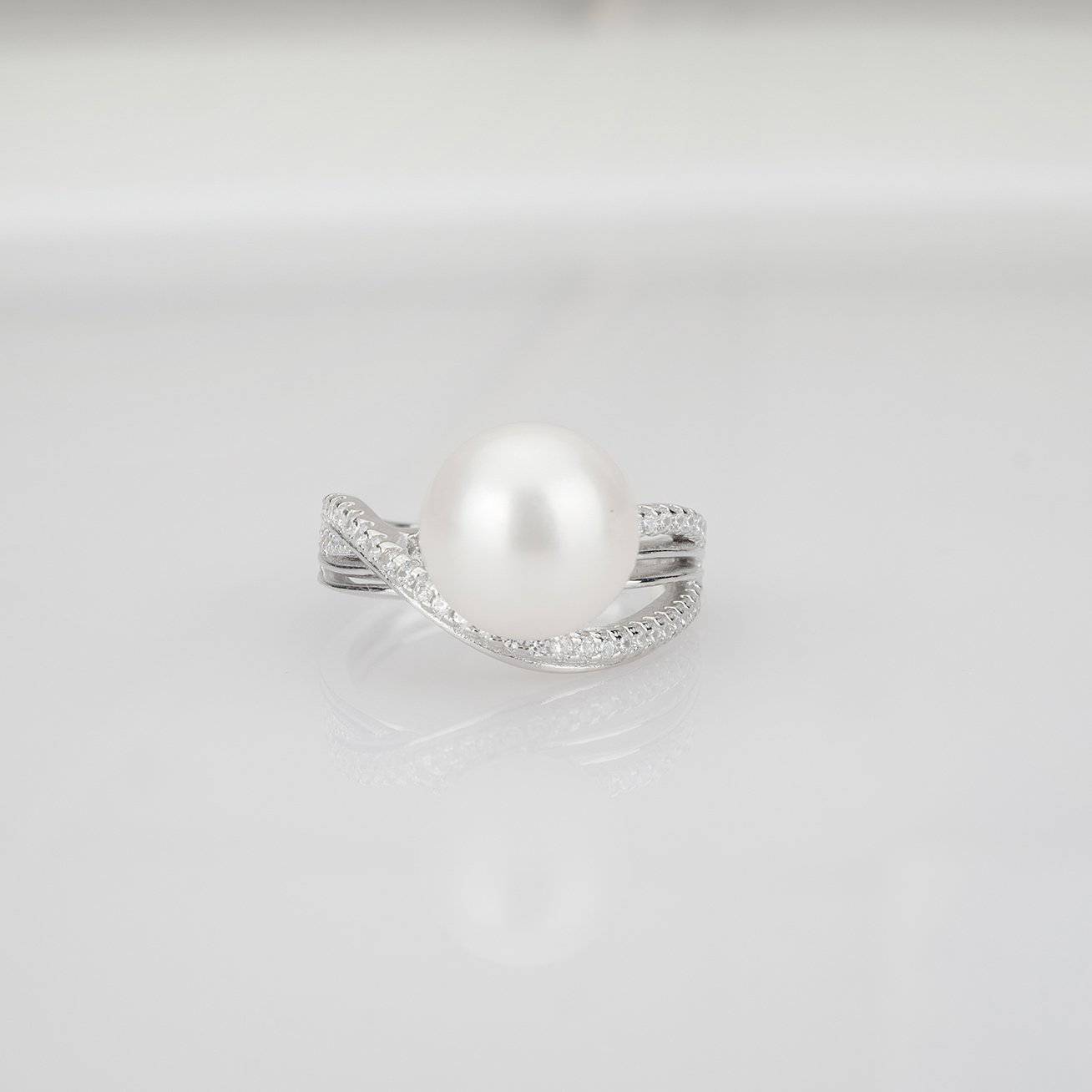 Elegant Freshwater Pearl Ring WR00070 - PEARLY LUSTRE