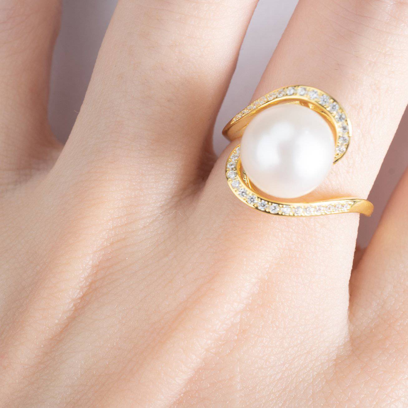 Elegant Freshwater Pearl Ring WR00073 - PEARLY LUSTRE