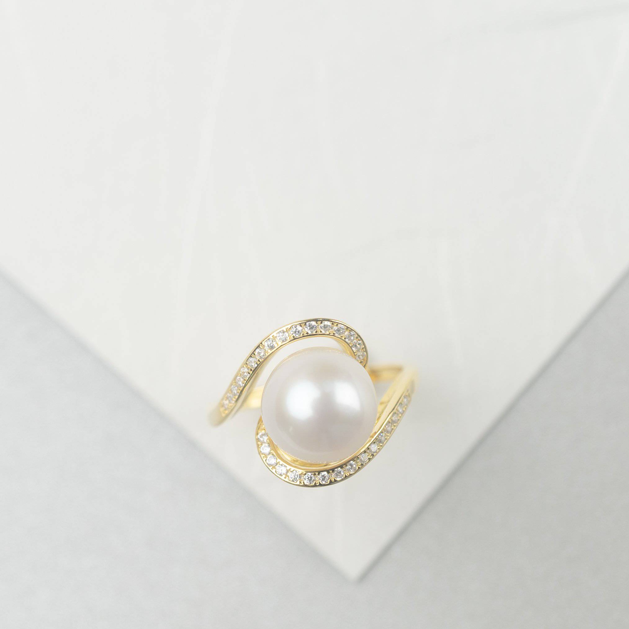 Elegant Freshwater Pearl Ring WR00073 - PEARLY LUSTRE