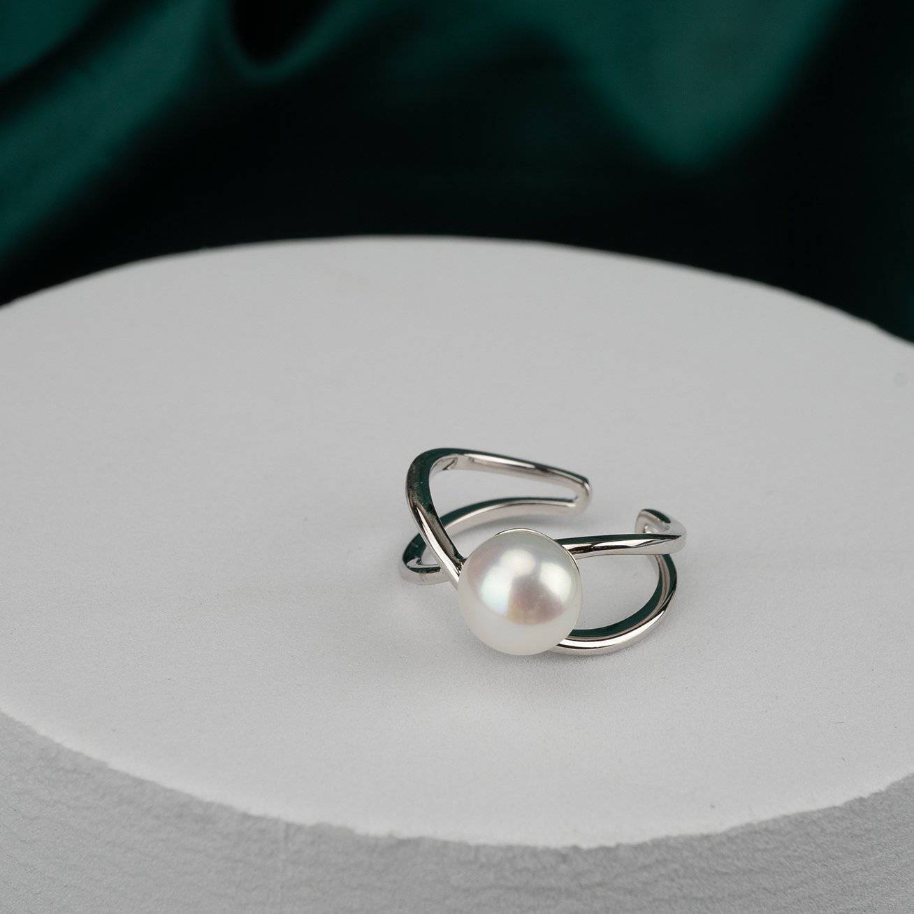 New Yorker Freshwater Pearl Ring WR00043 - PEARLY LUSTRE